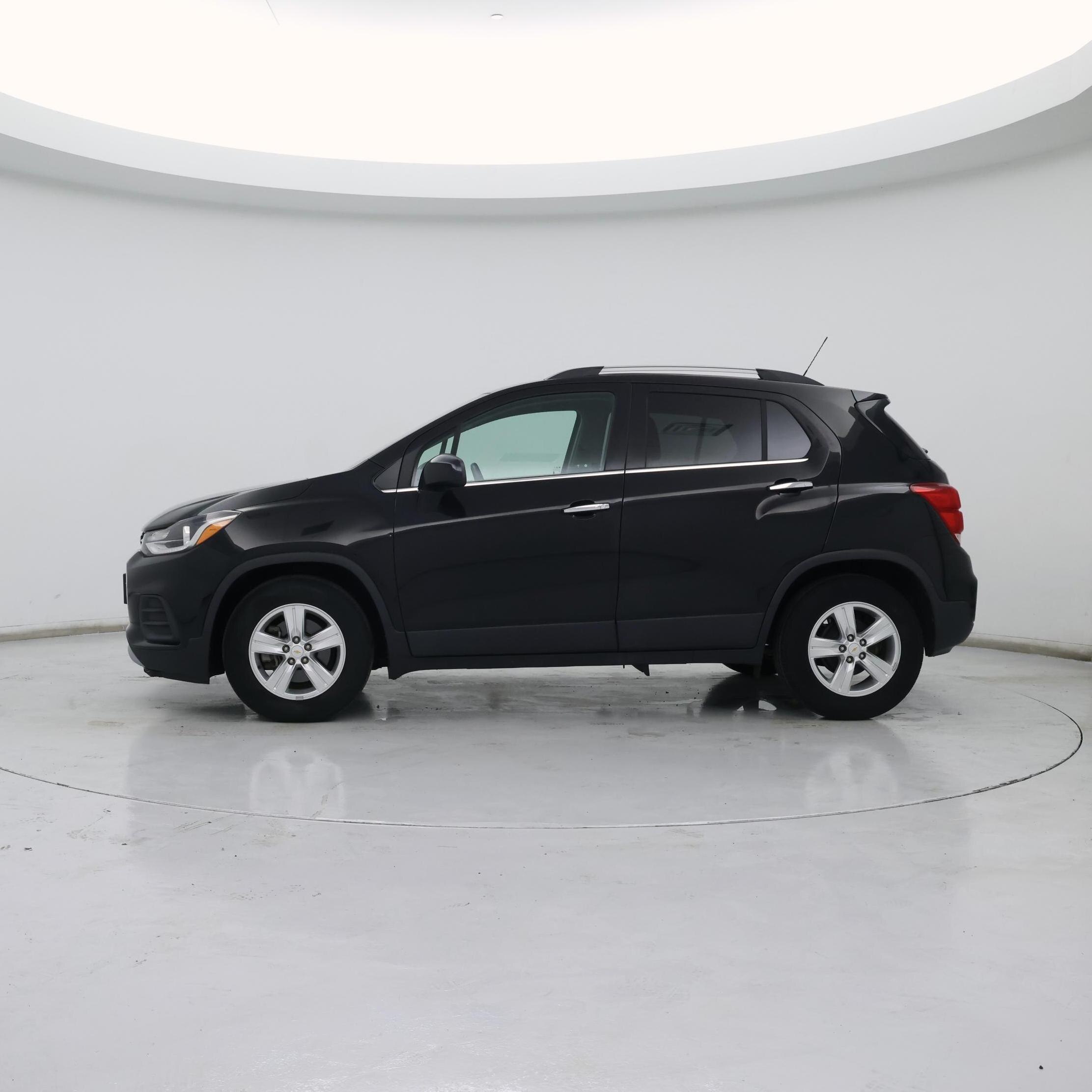 Thumbnail: 2019 Chevrolet Trax - 3