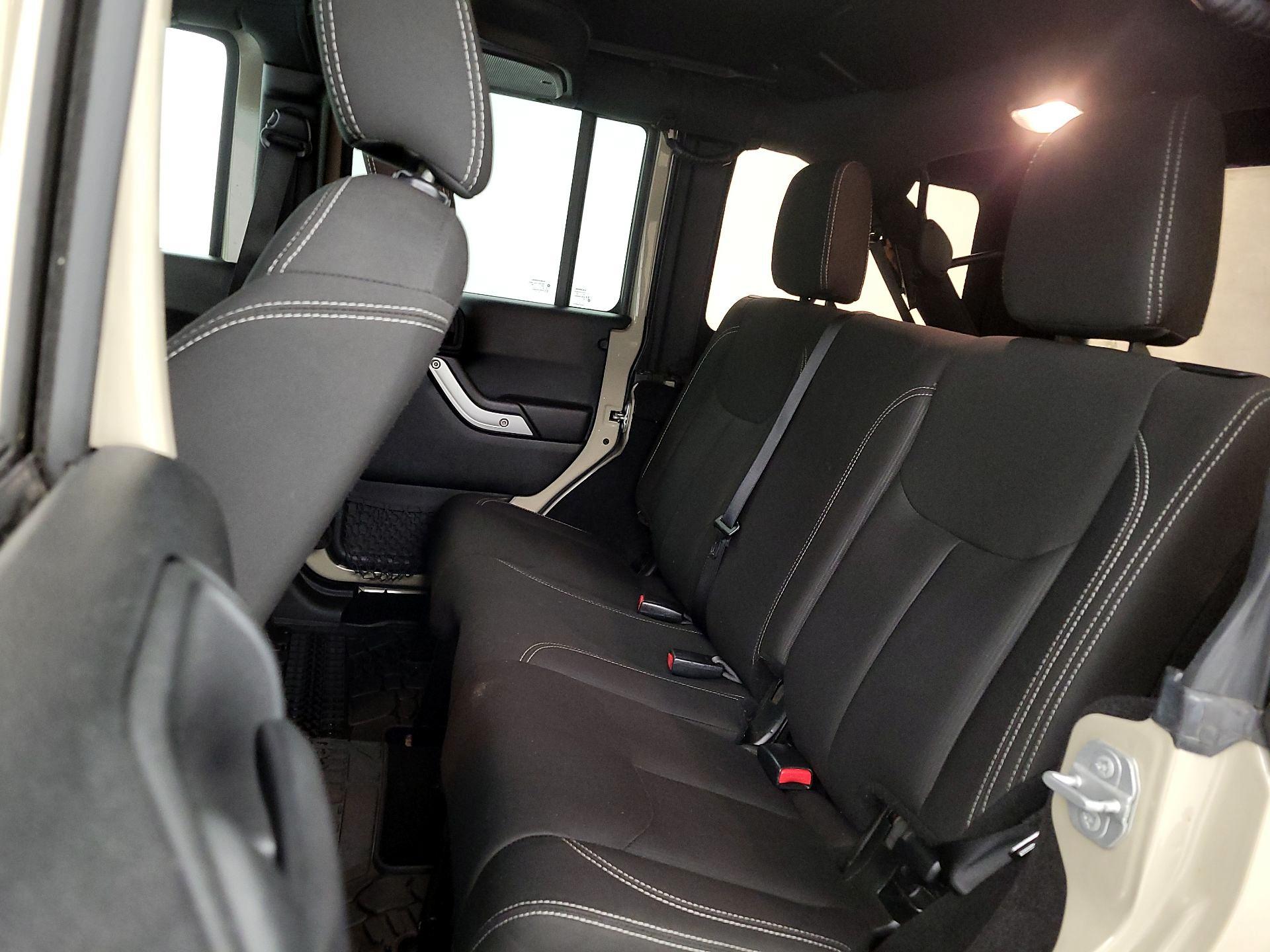 Thumbnail: 2017 Jeep Wrangler - 18