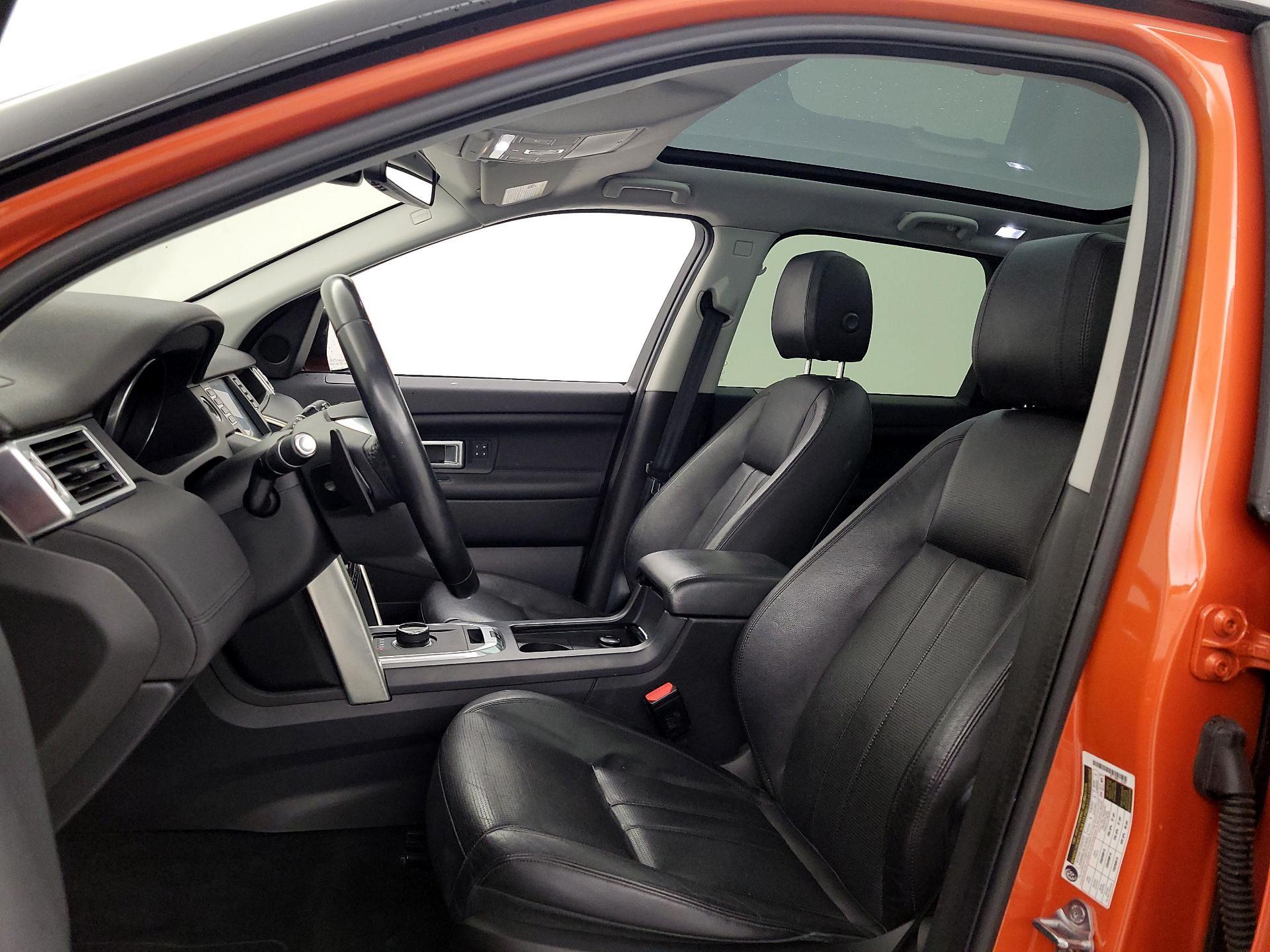 Thumbnail: 2017 Land Rover Discovery Sport - 11