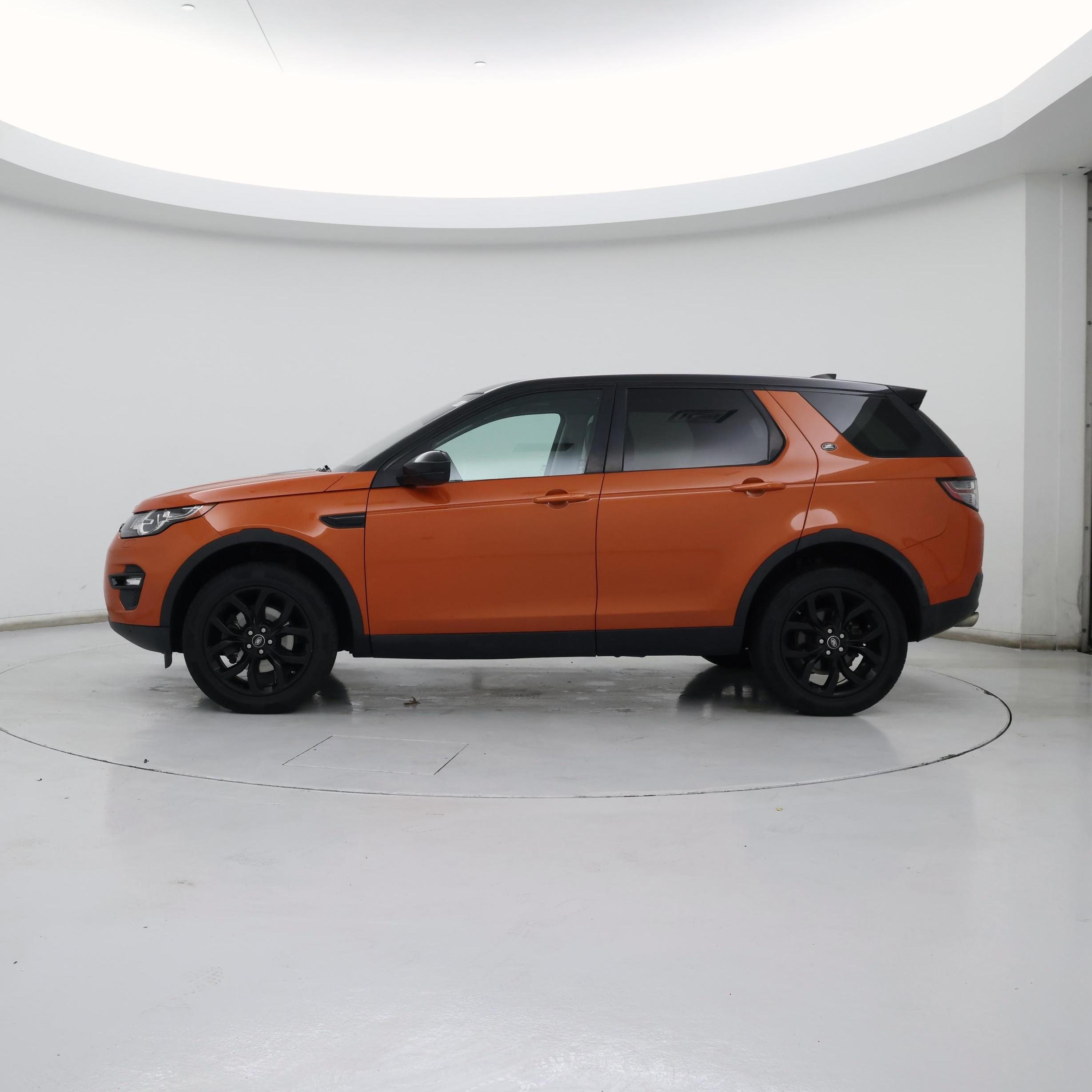 Thumbnail: 2017 Land Rover Discovery Sport - 3