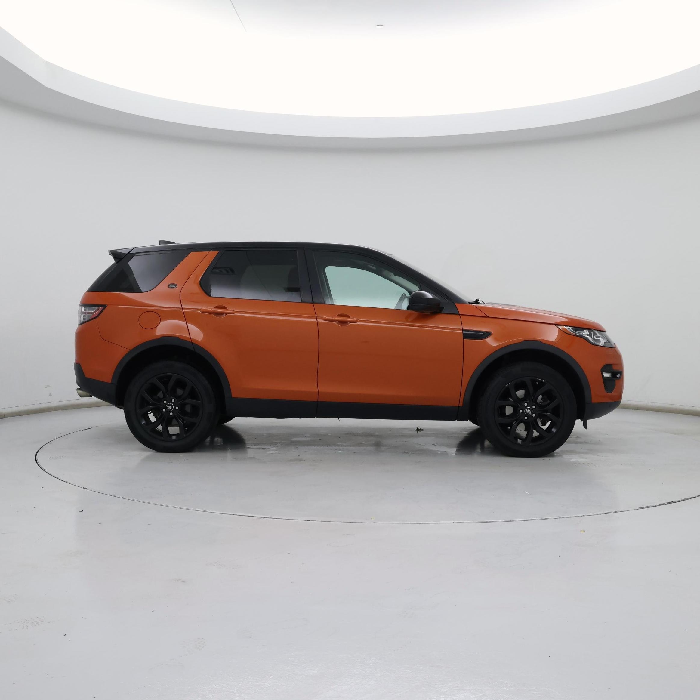 Thumbnail: 2017 Land Rover Discovery Sport - 7