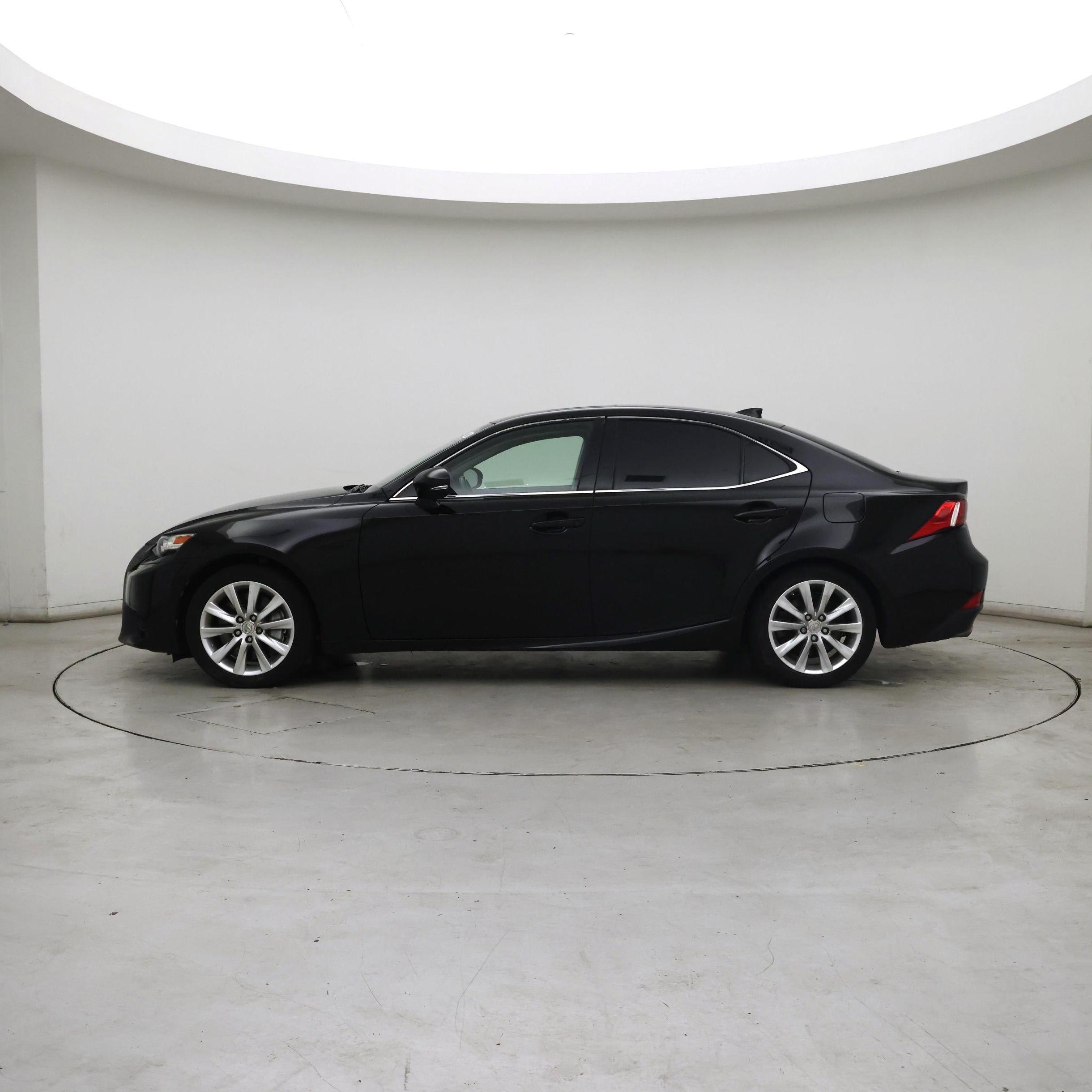 Thumbnail: 2016 Lexus IS - 3