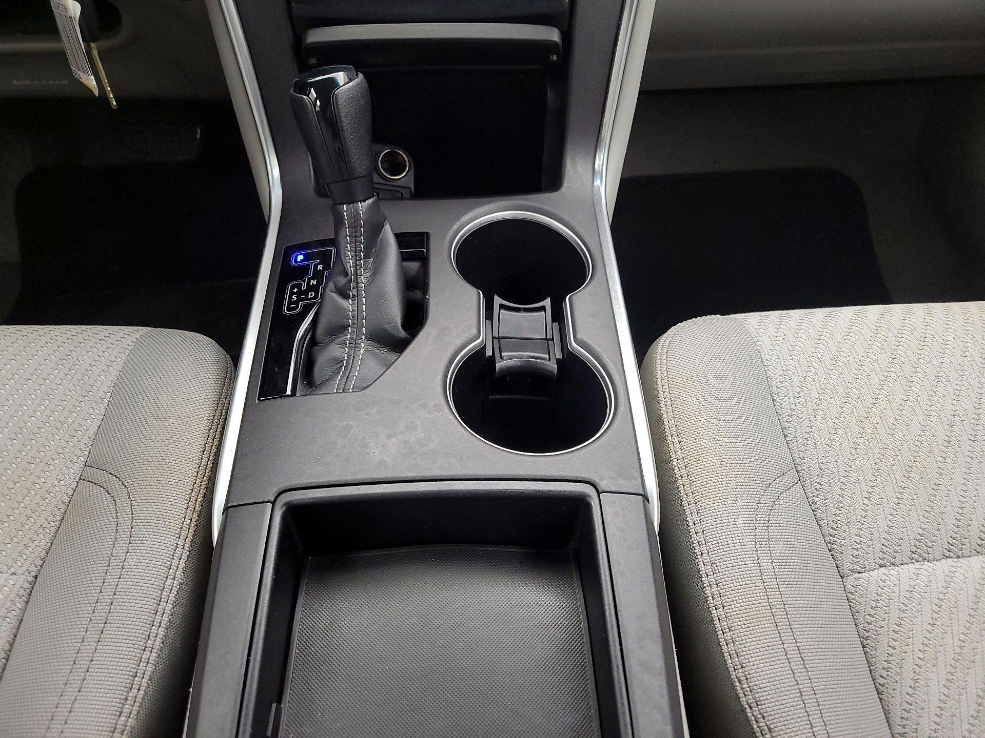 Thumbnail: 2016 Toyota Camry - 17