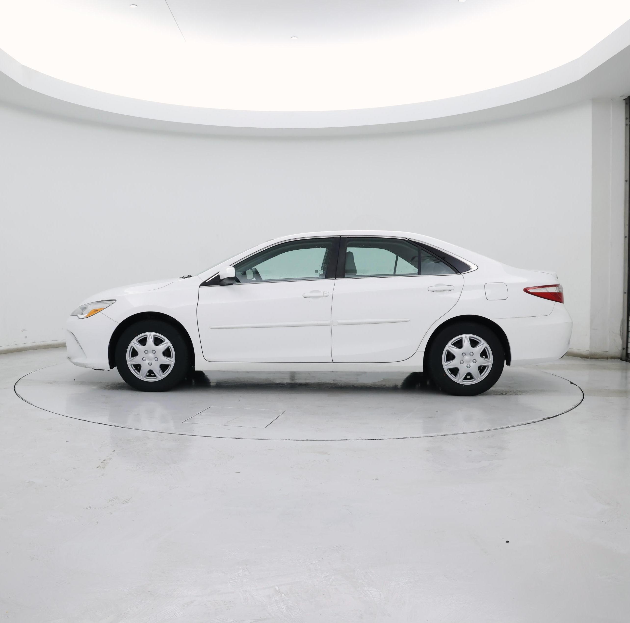 Thumbnail: 2016 Toyota Camry - 3