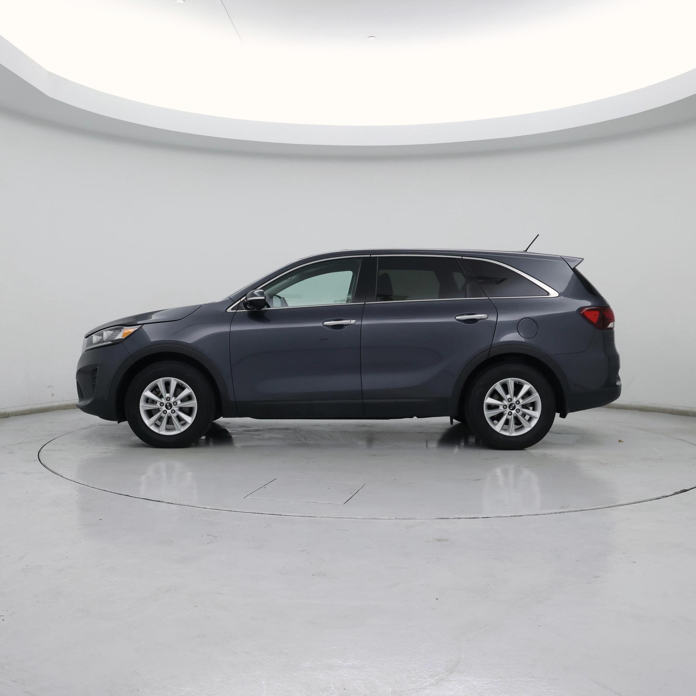 Thumbnail: 2020 Kia Sorento - 3