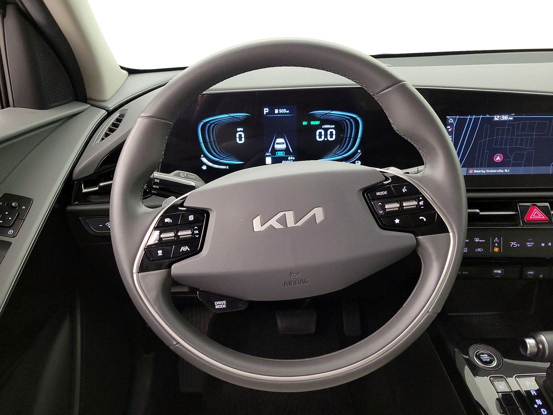 Thumbnail: 2023 Kia Niro - 10