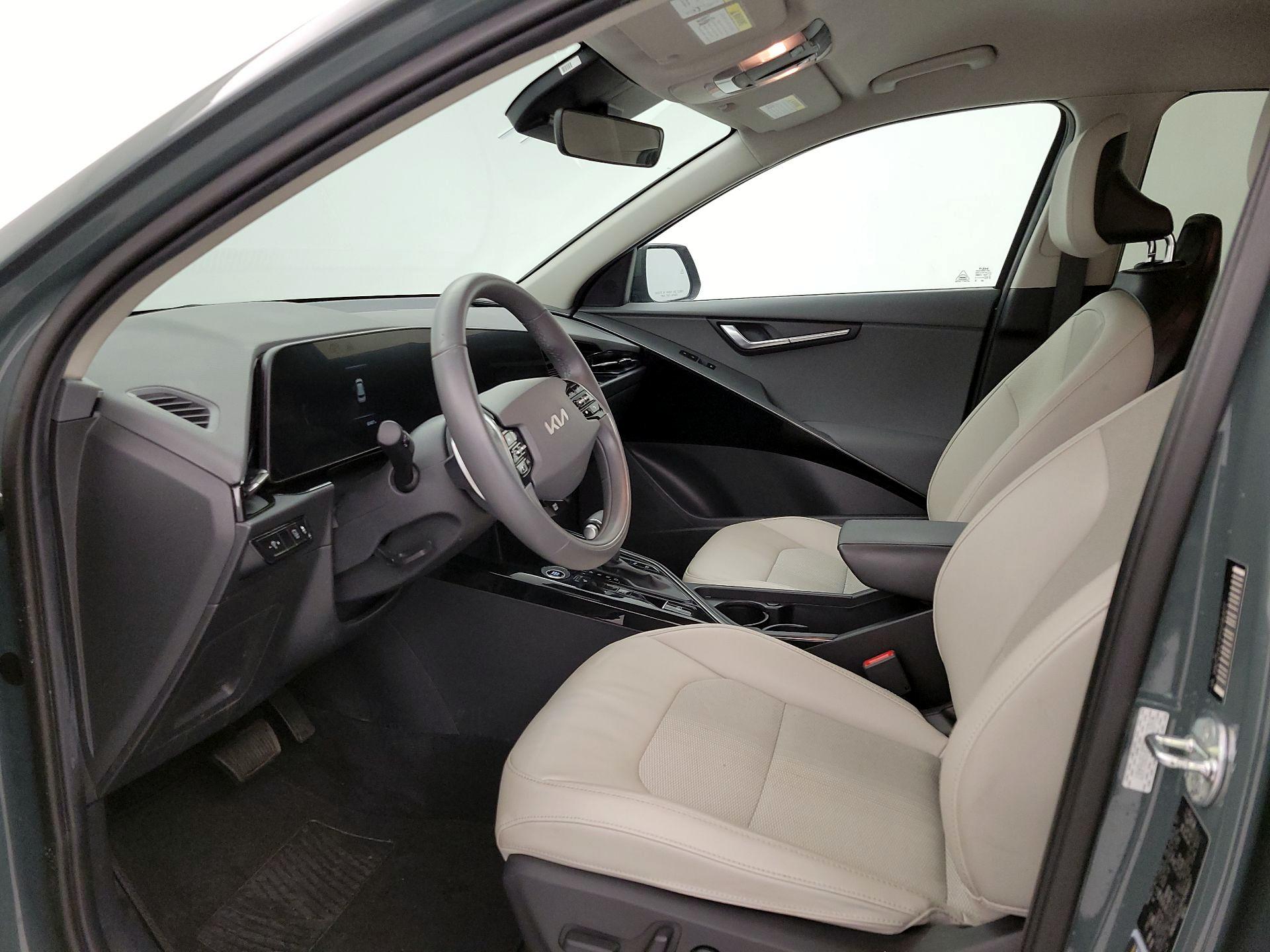 Thumbnail: 2023 Kia Niro - 11