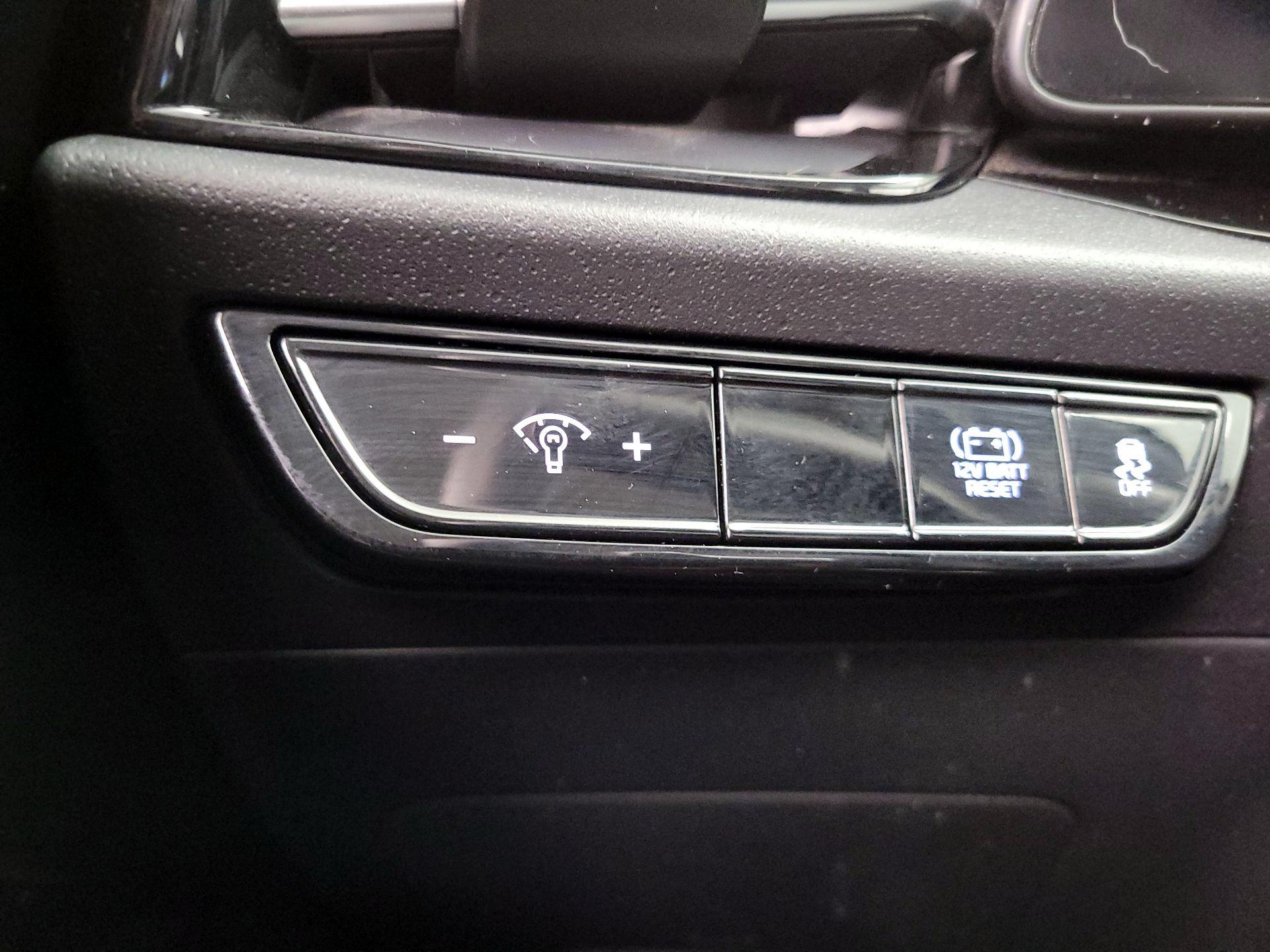 Thumbnail: 2023 Kia Niro - 13