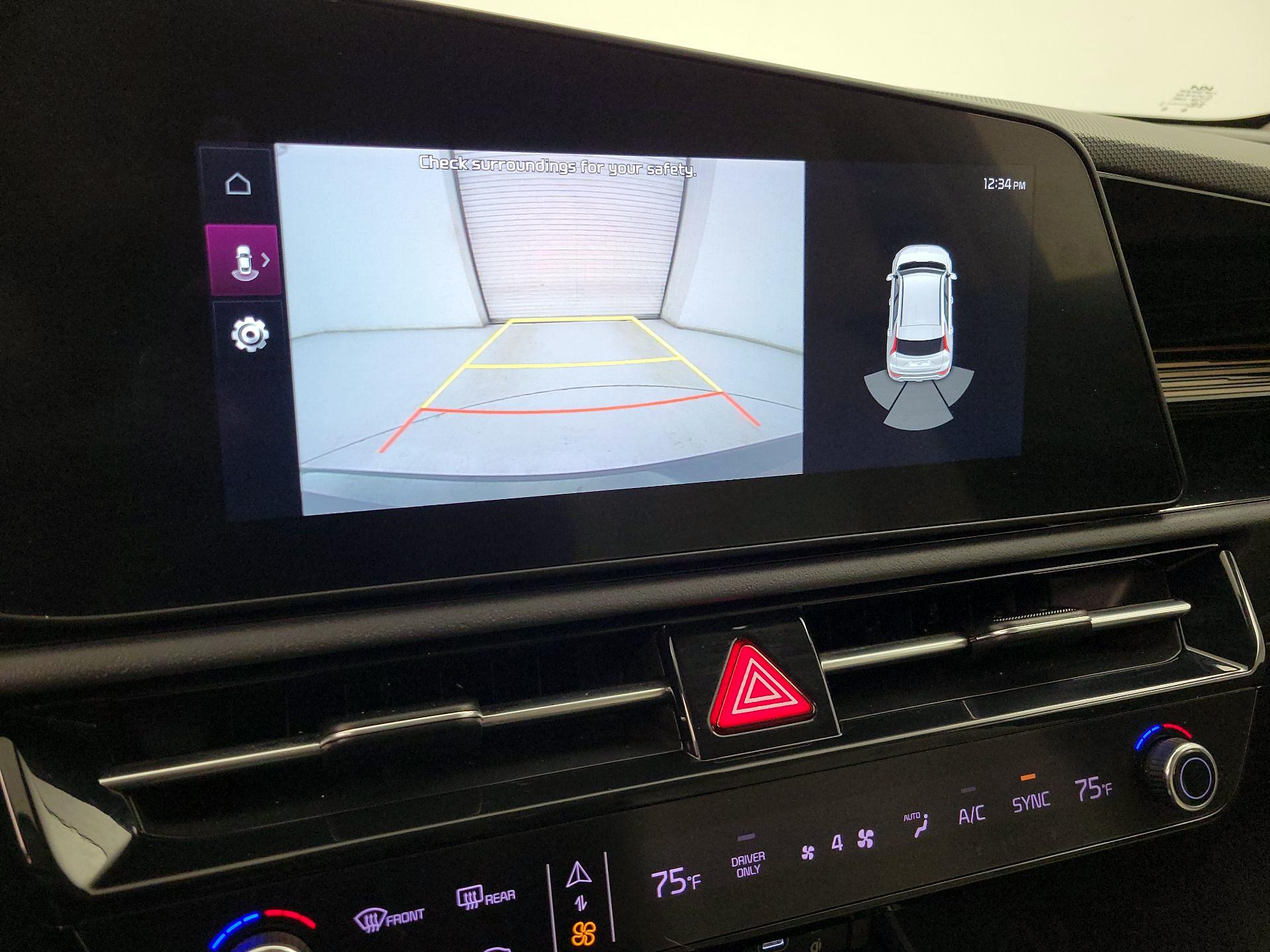 Thumbnail: 2023 Kia Niro - 15