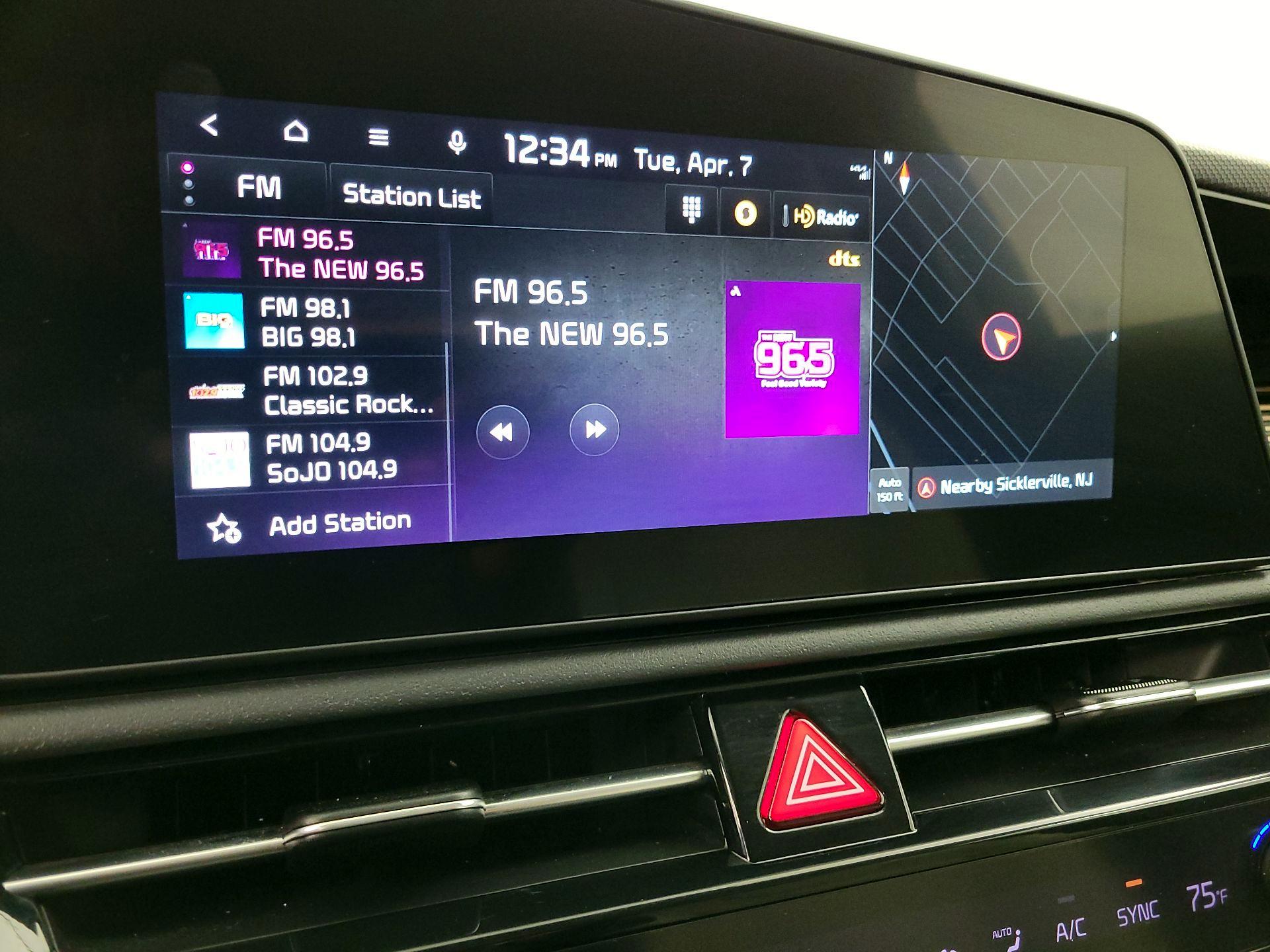 Thumbnail: 2023 Kia Niro - 16