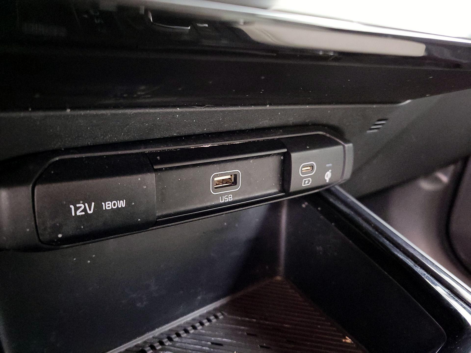 Thumbnail: 2023 Kia Niro - 19