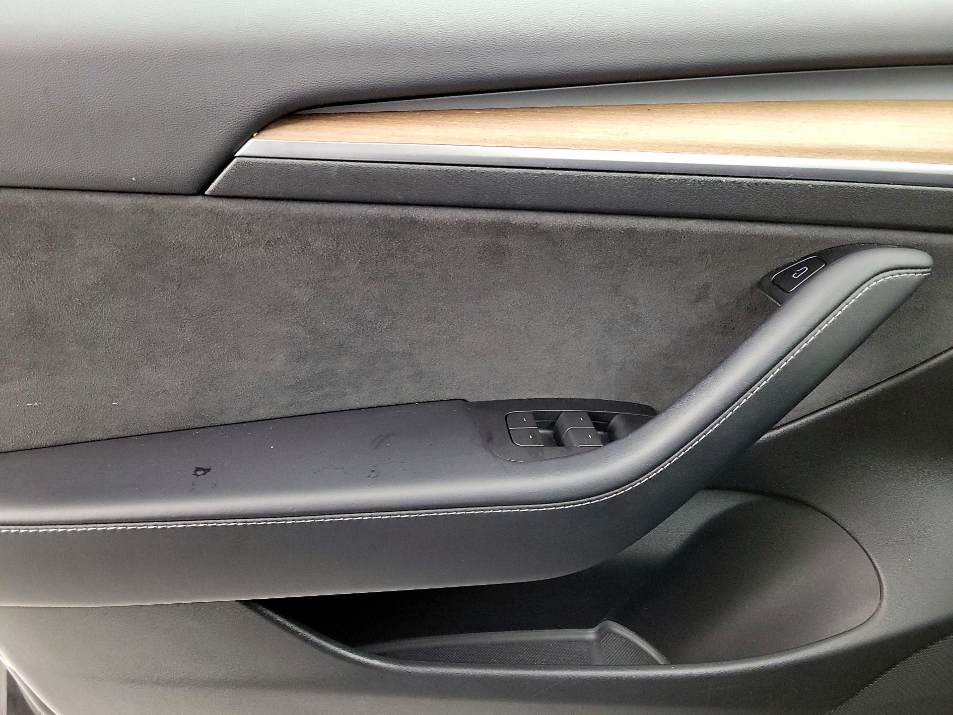 Thumbnail: 2021 Tesla Model 3 - 12