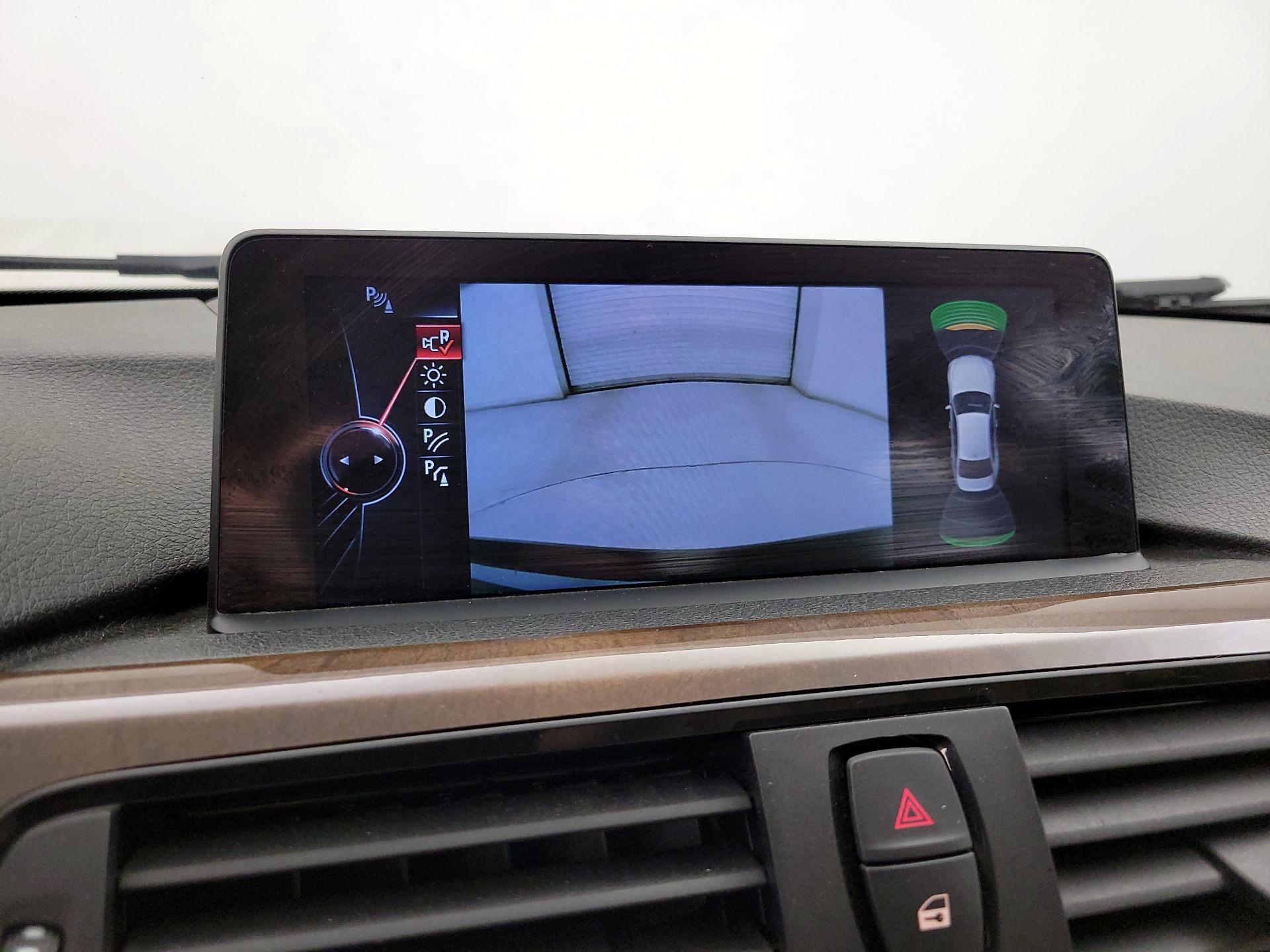 Thumbnail: 2015 BMW 3 Series - 14