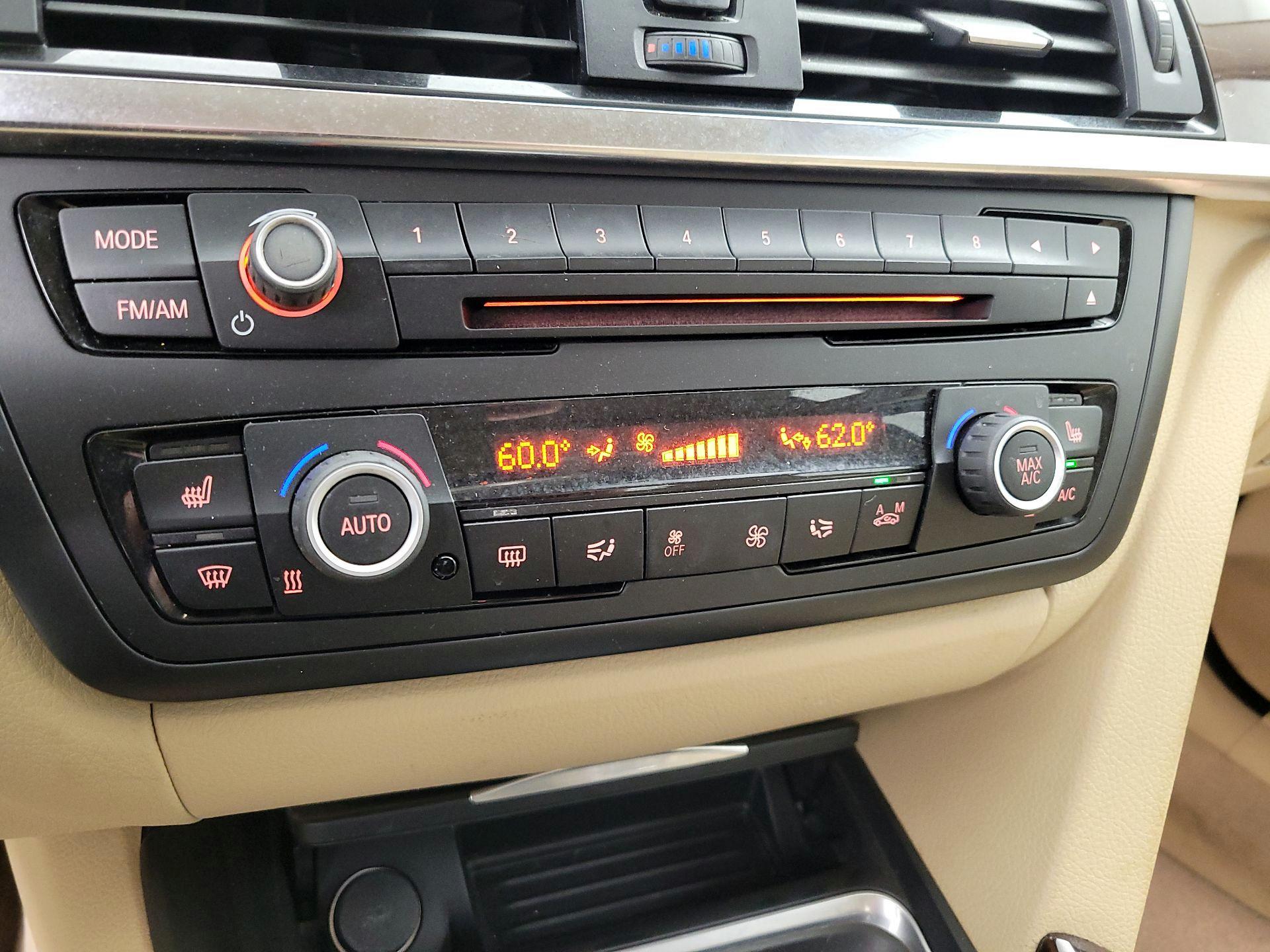 Thumbnail: 2015 BMW 3 Series - 16