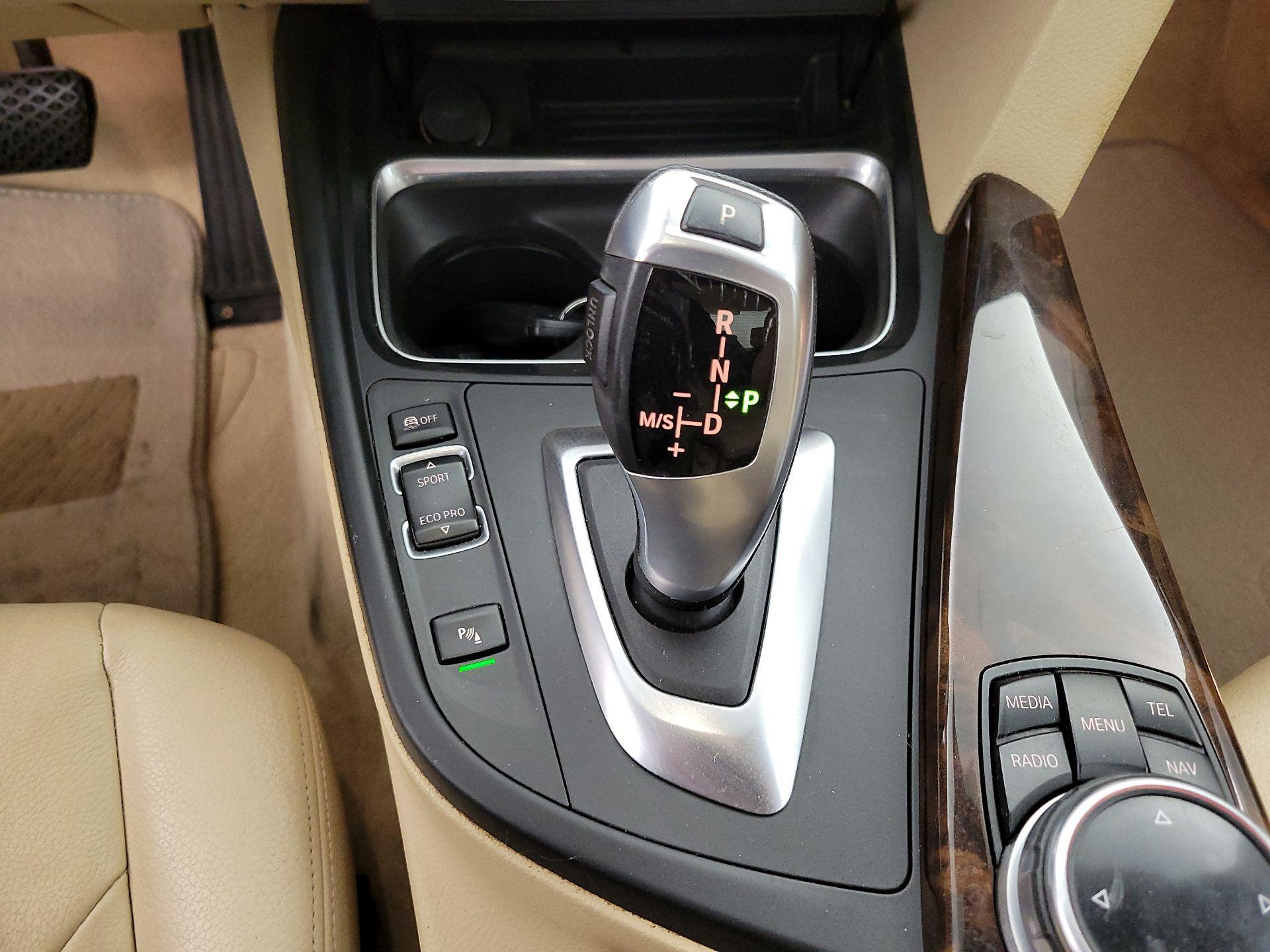 Thumbnail: 2015 BMW 3 Series - 17