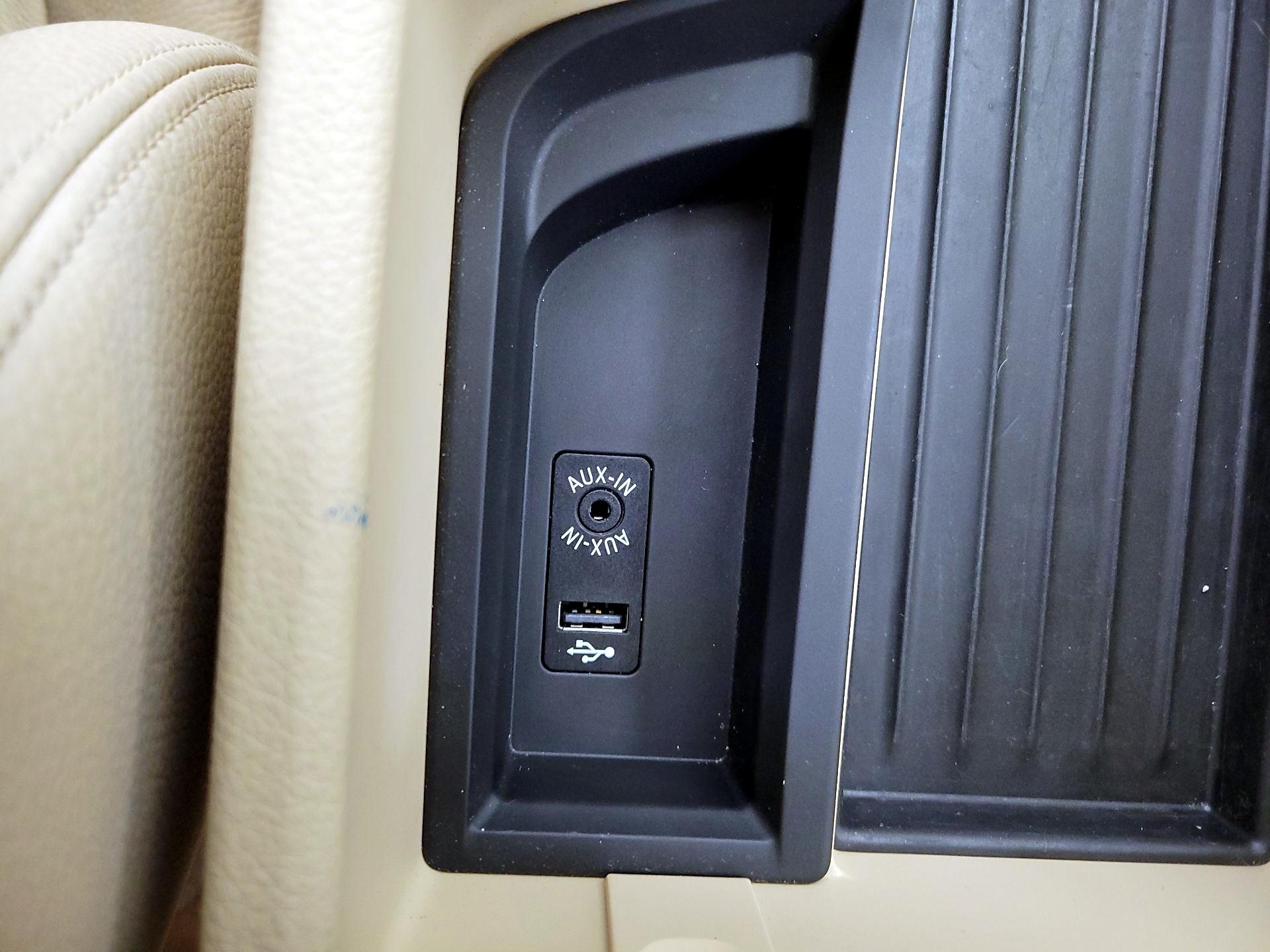 Thumbnail: 2015 BMW 3 Series - 18