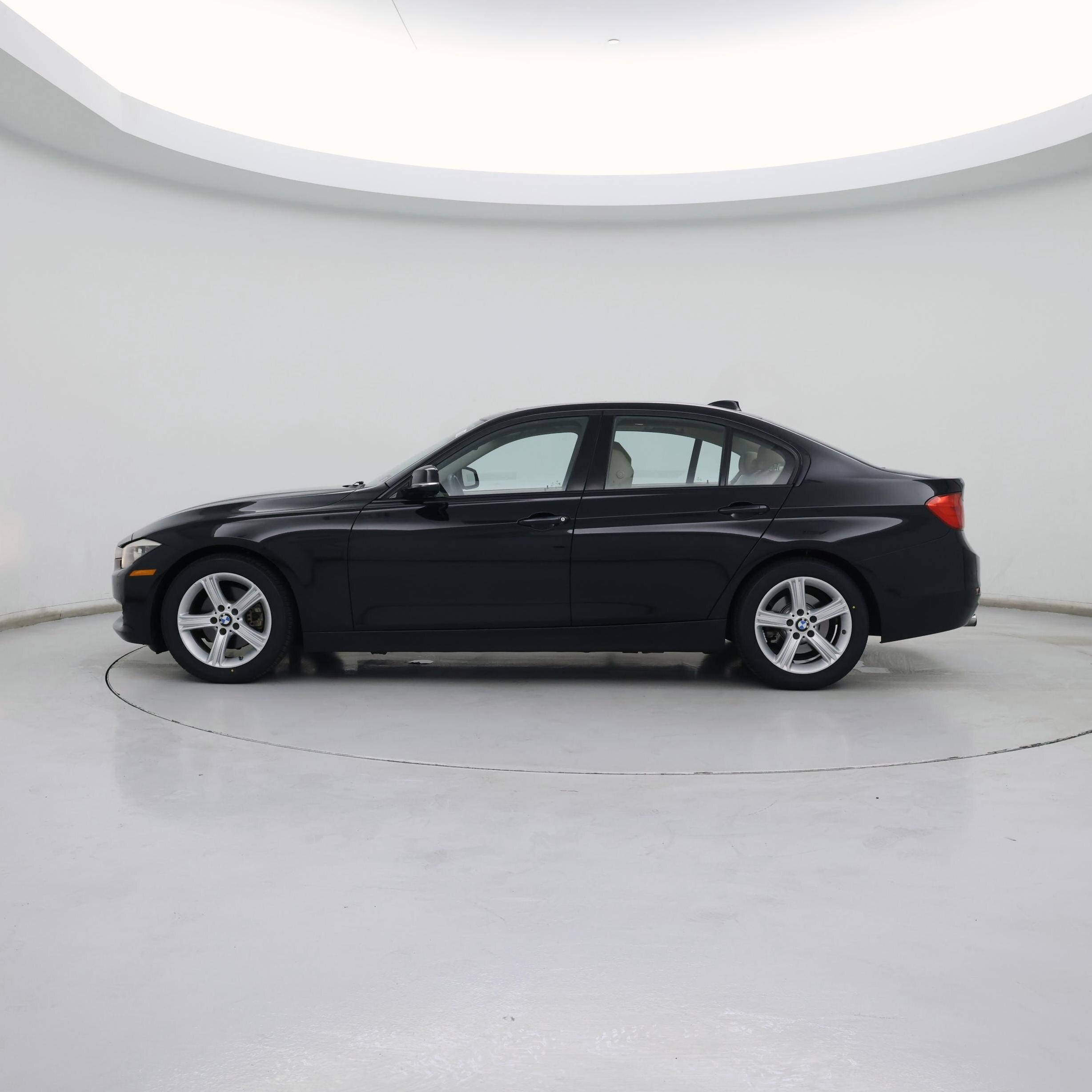 Thumbnail: 2015 BMW 3 Series - 3