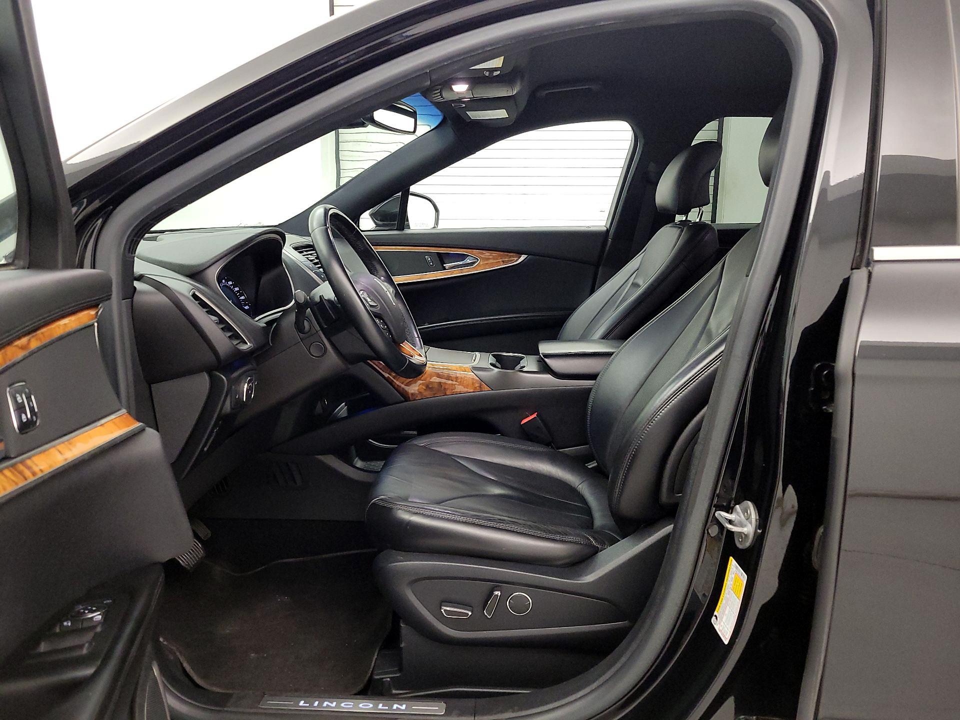 Thumbnail: 2017 Lincoln MKX - 11