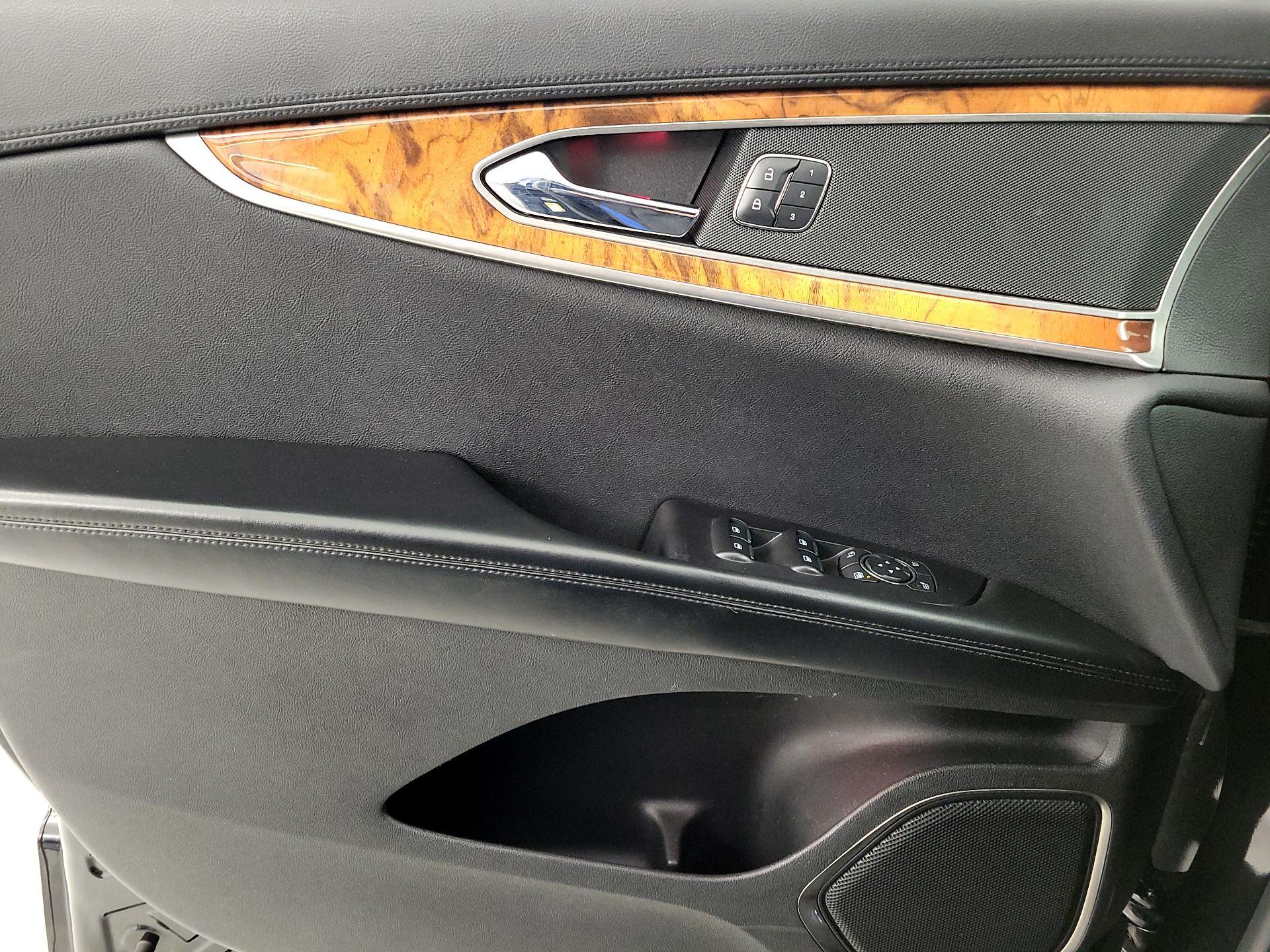 Thumbnail: 2017 Lincoln MKX - 12