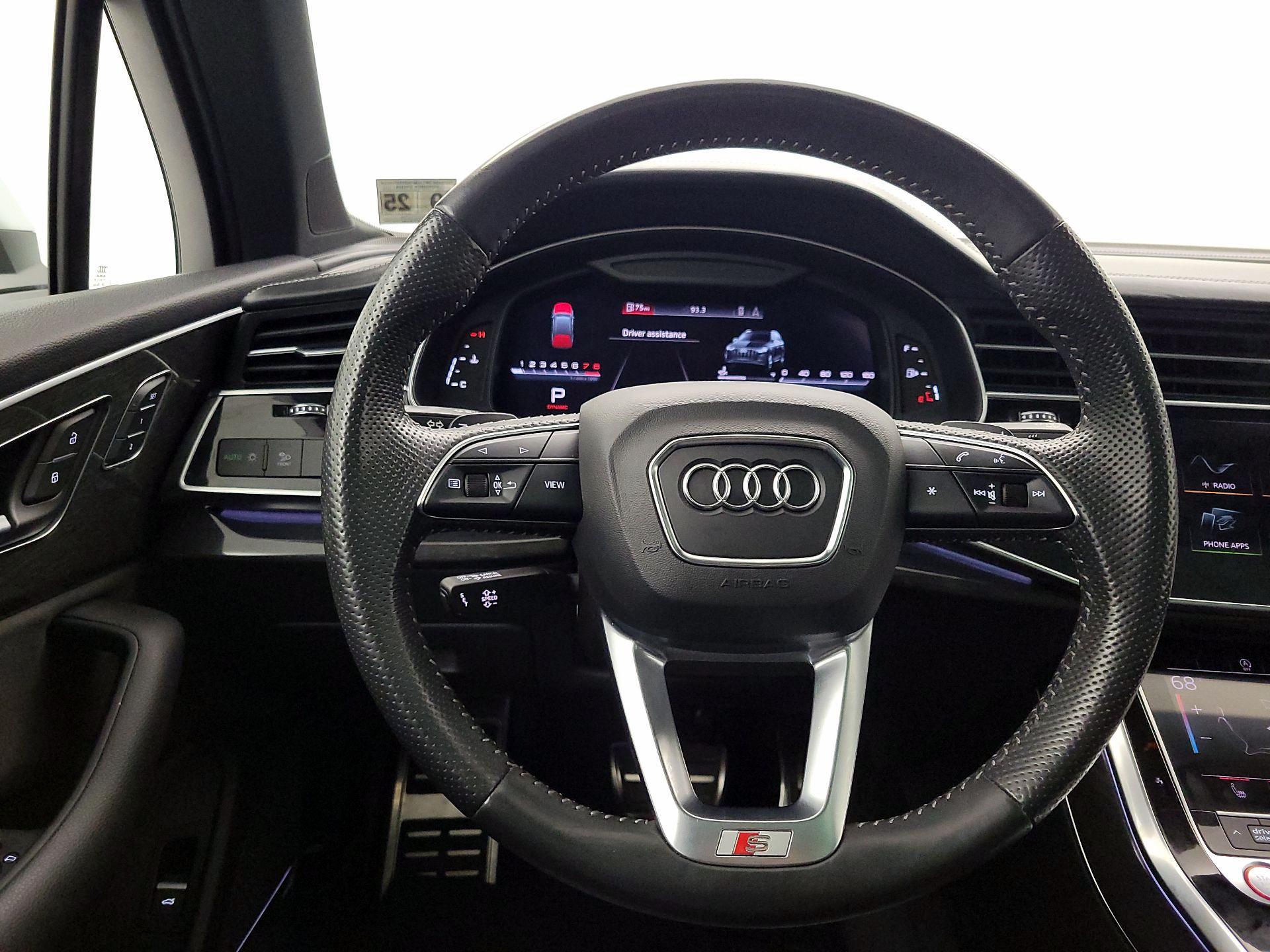 Thumbnail: 2020 Audi SQ7 - 10
