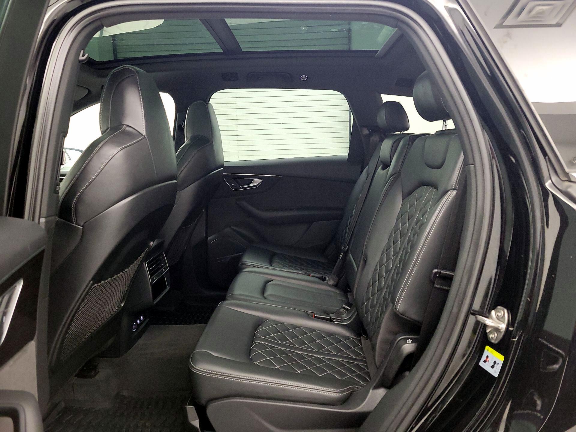 Thumbnail: 2020 Audi SQ7 - 20