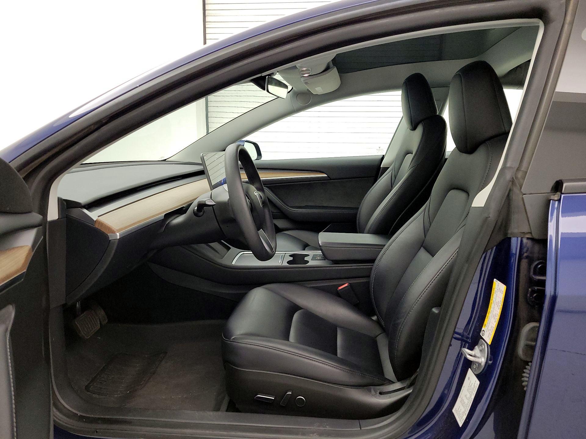 Thumbnail: 2023 Tesla Model 3 - 11