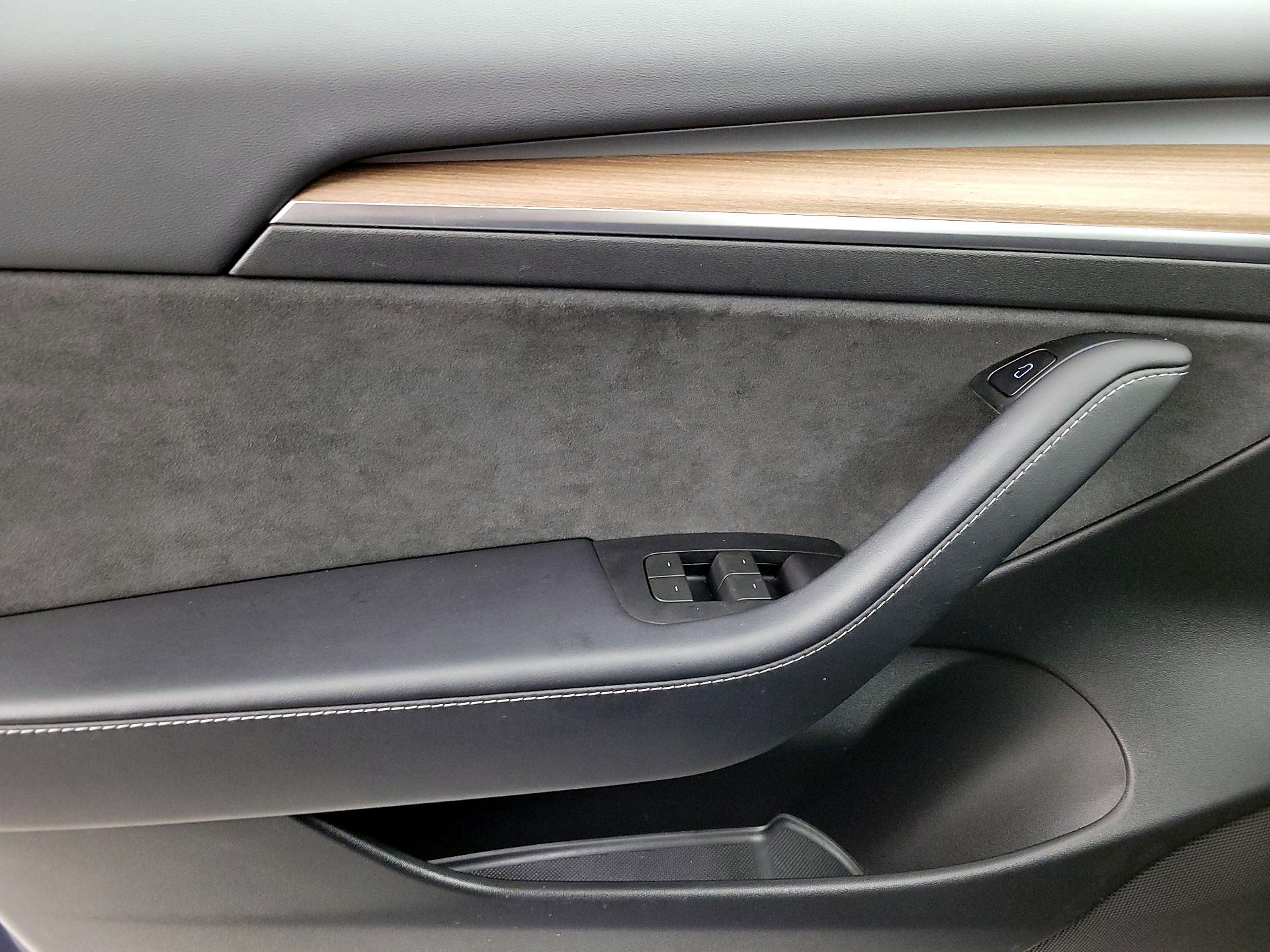 Thumbnail: 2023 Tesla Model 3 - 12