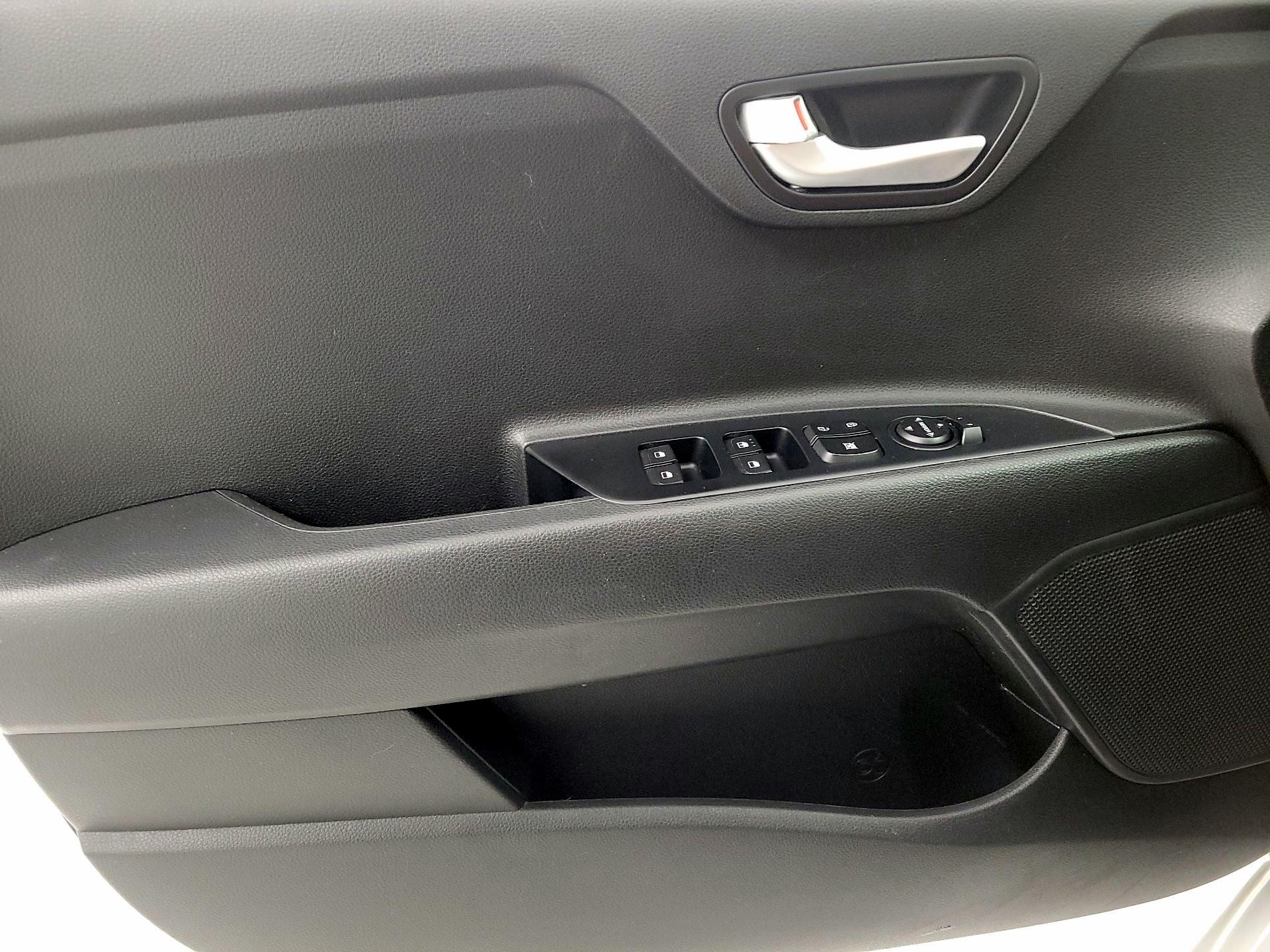 Thumbnail: 2020 Kia Rio - 12