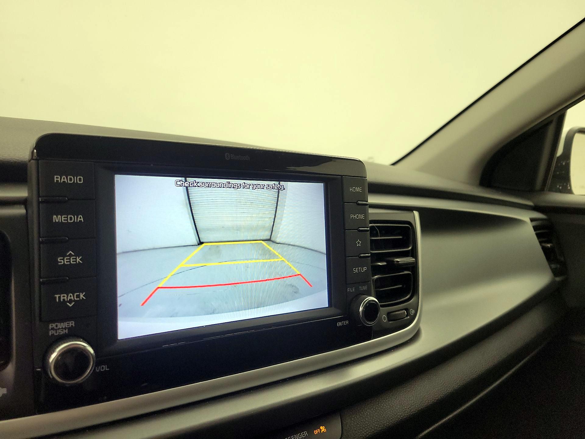 Thumbnail: 2020 Kia Rio - 14