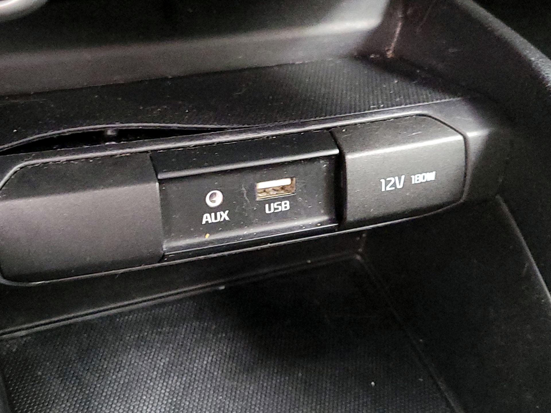 Thumbnail: 2020 Kia Rio - 18