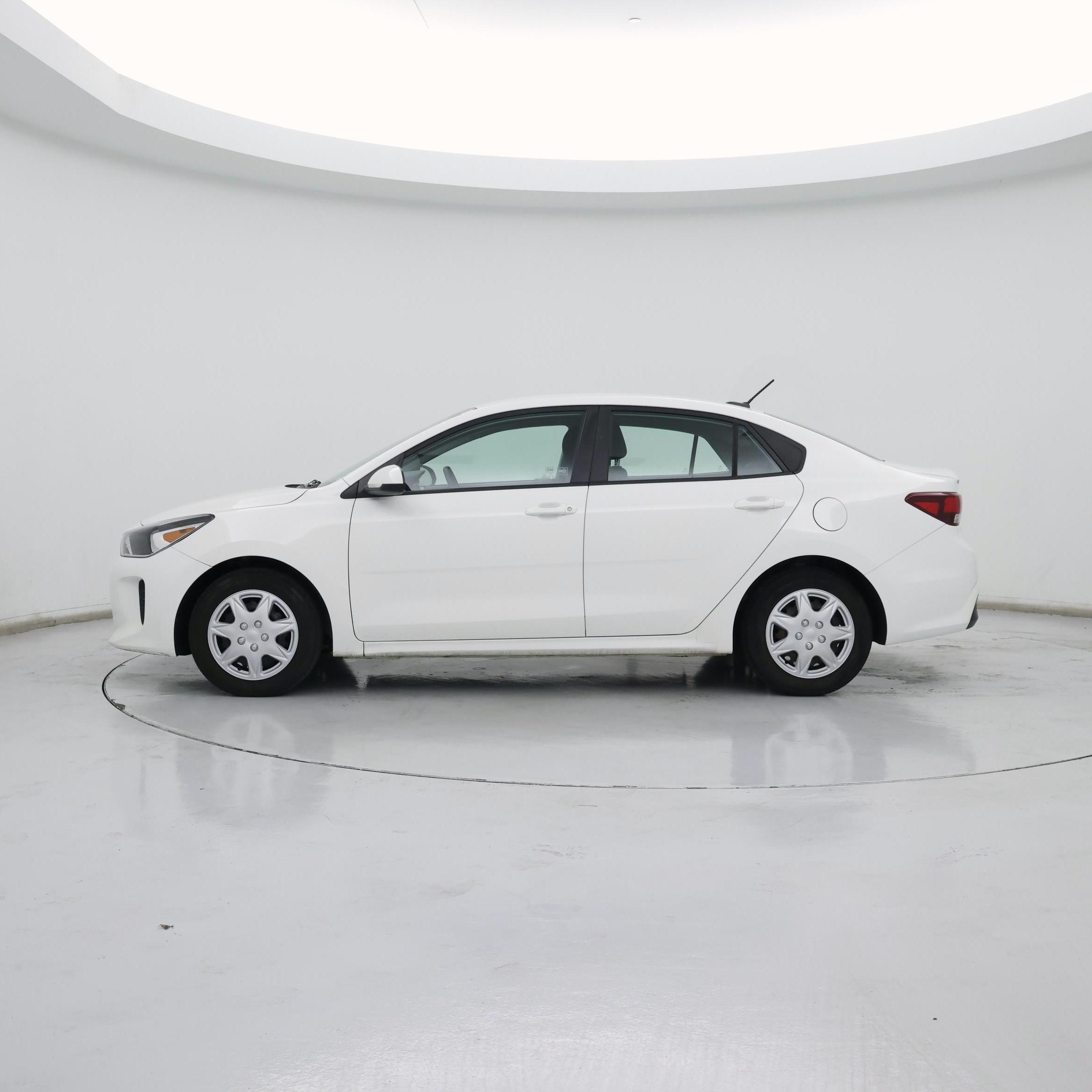 Thumbnail: 2020 Kia Rio - 3