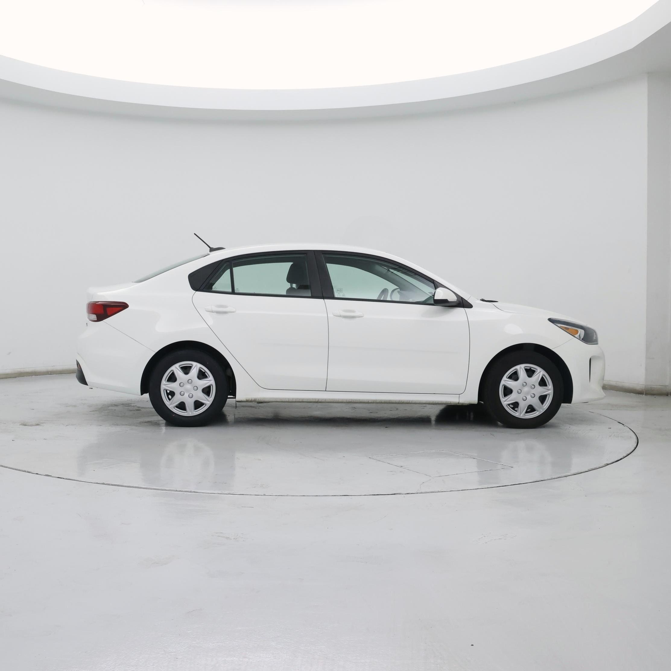 Thumbnail: 2020 Kia Rio - 7