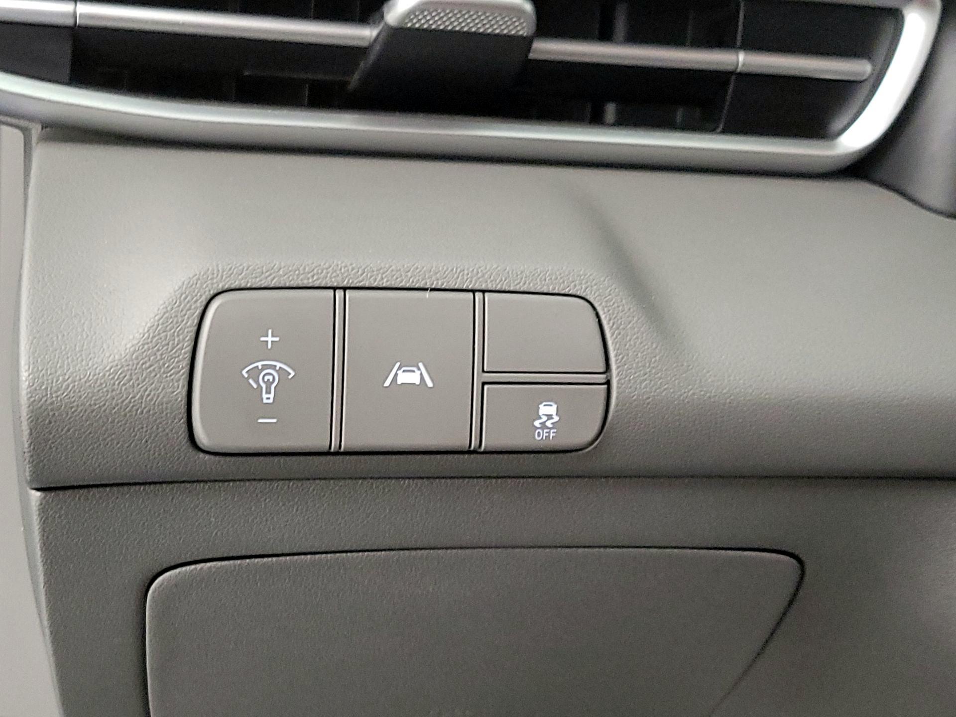 Thumbnail: 2022 Hyundai Elantra - 13