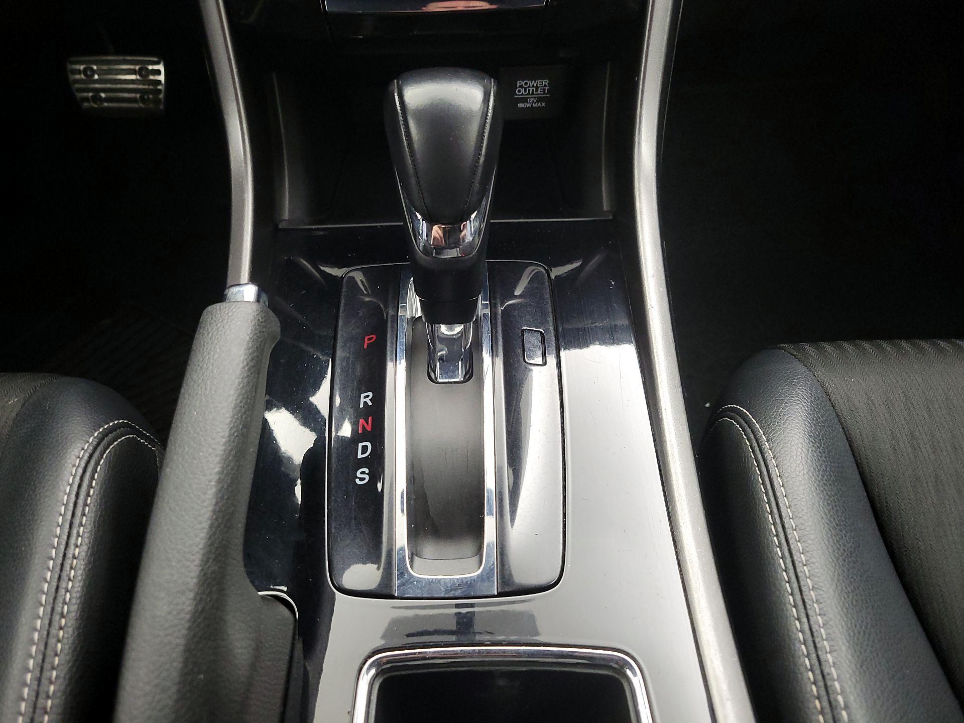 Thumbnail: 2016 Honda Accord - 17