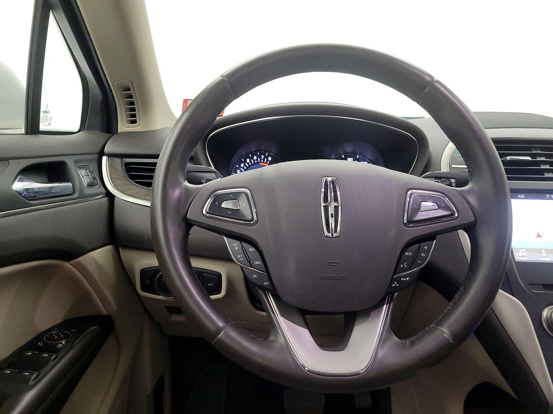 Thumbnail: 2017 Lincoln MKC - 10