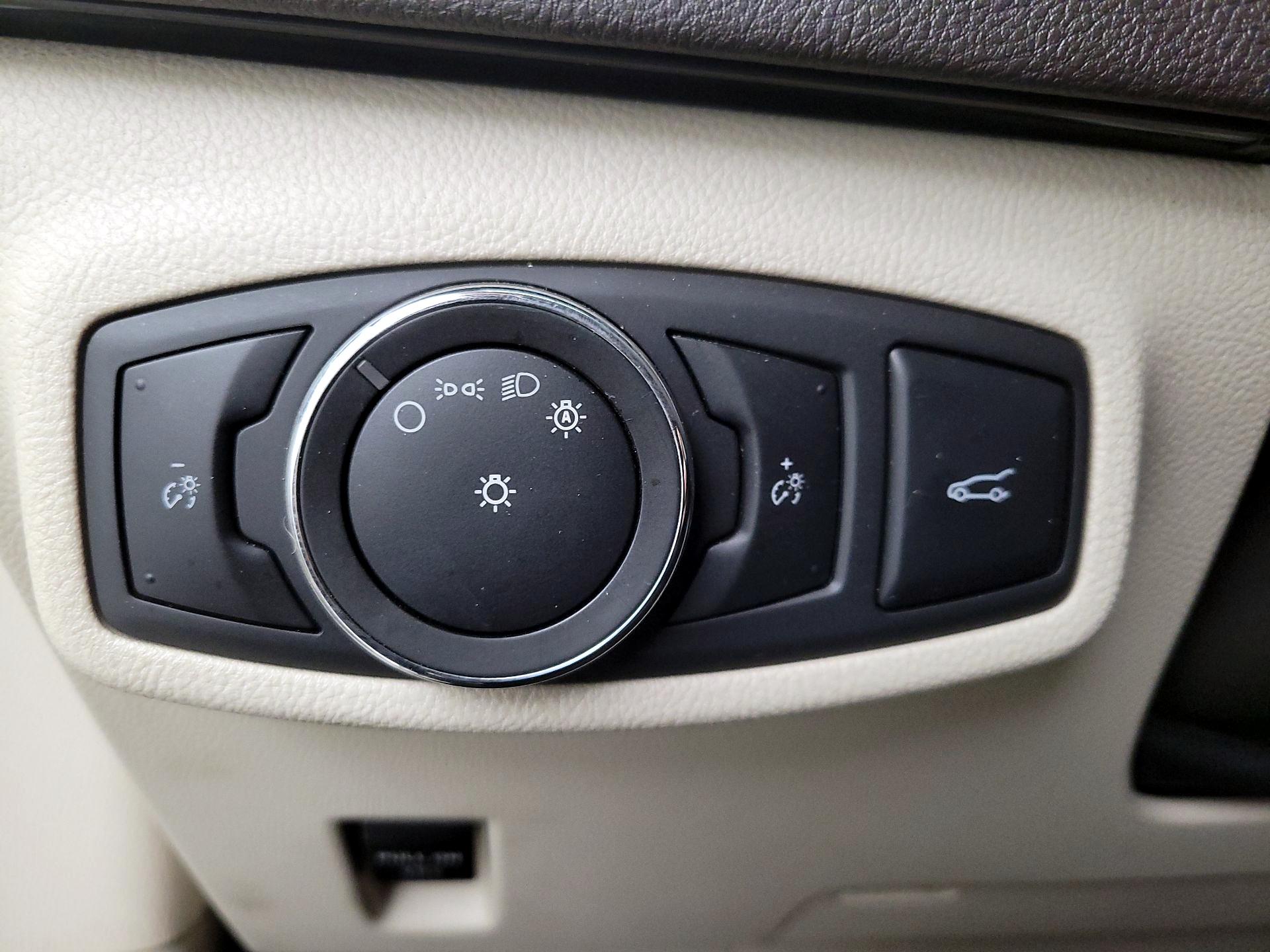 Thumbnail: 2017 Lincoln MKC - 13