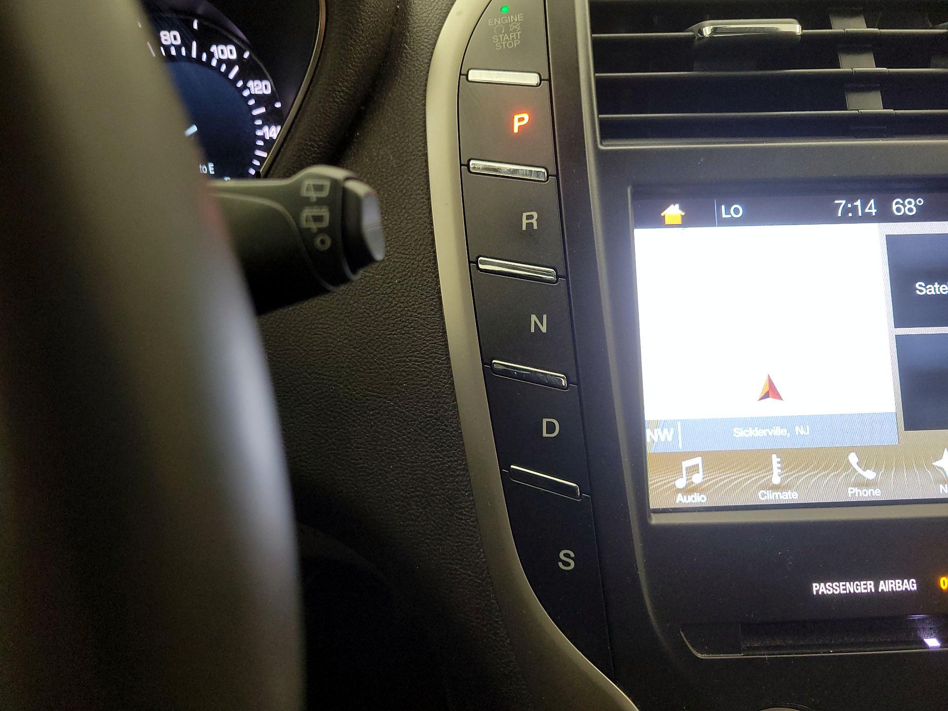 Thumbnail: 2017 Lincoln MKC - 18