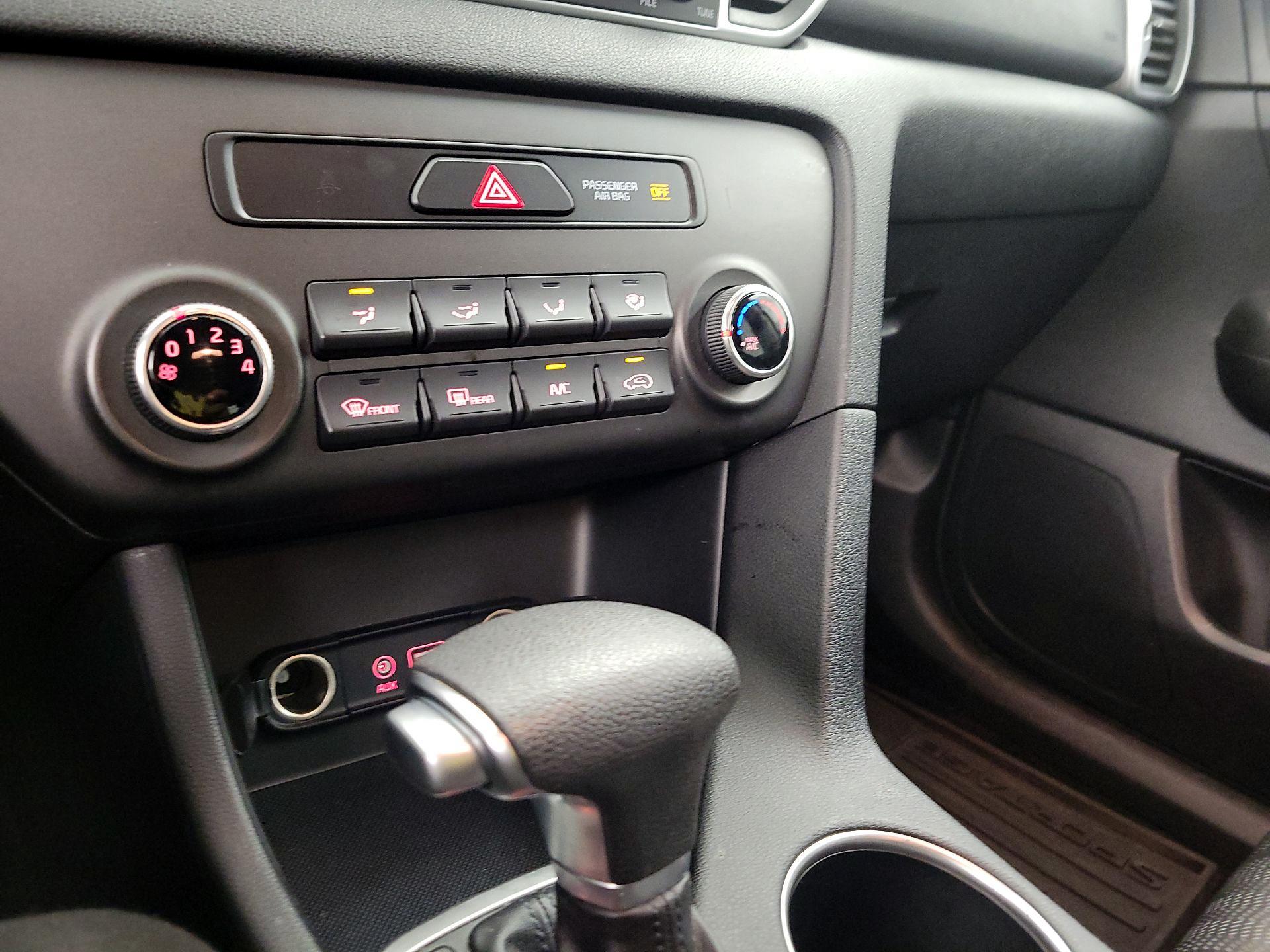Thumbnail: 2019 Kia Sportage - 16