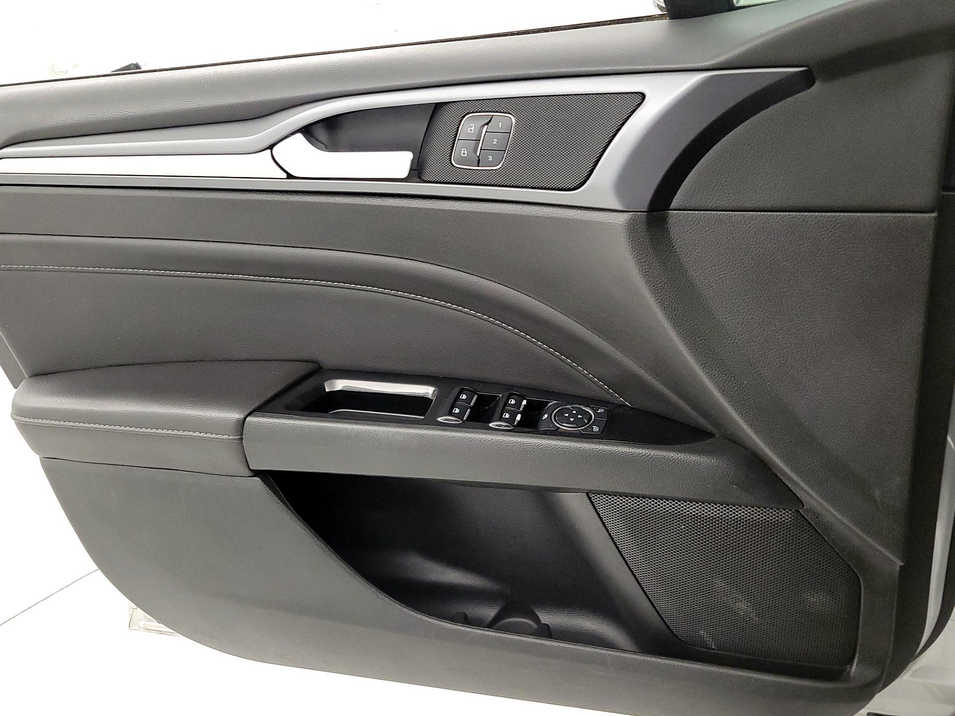 Thumbnail: 2014 Ford Fusion - 12