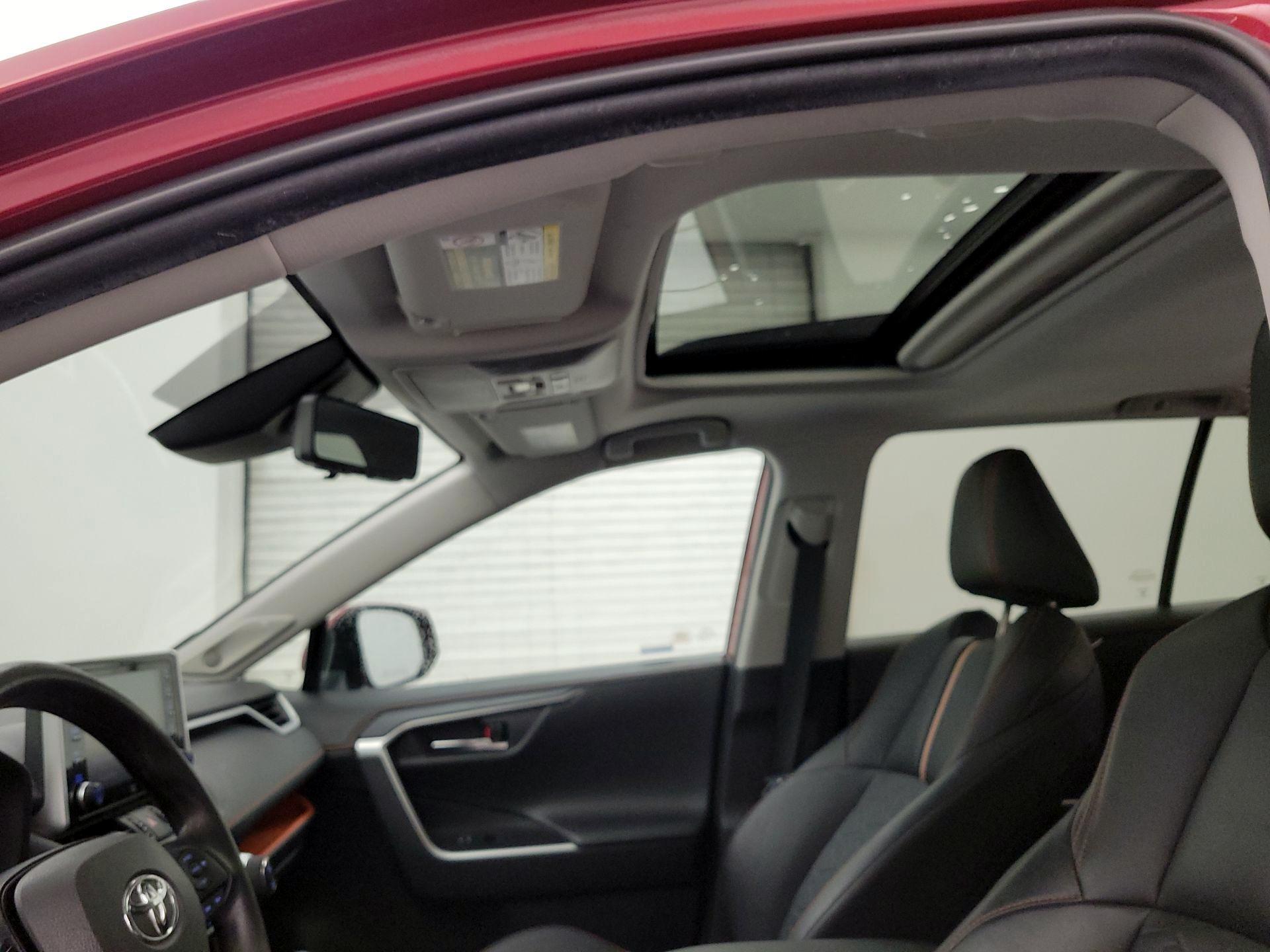 Thumbnail: 2019 Toyota RAV4 - 20