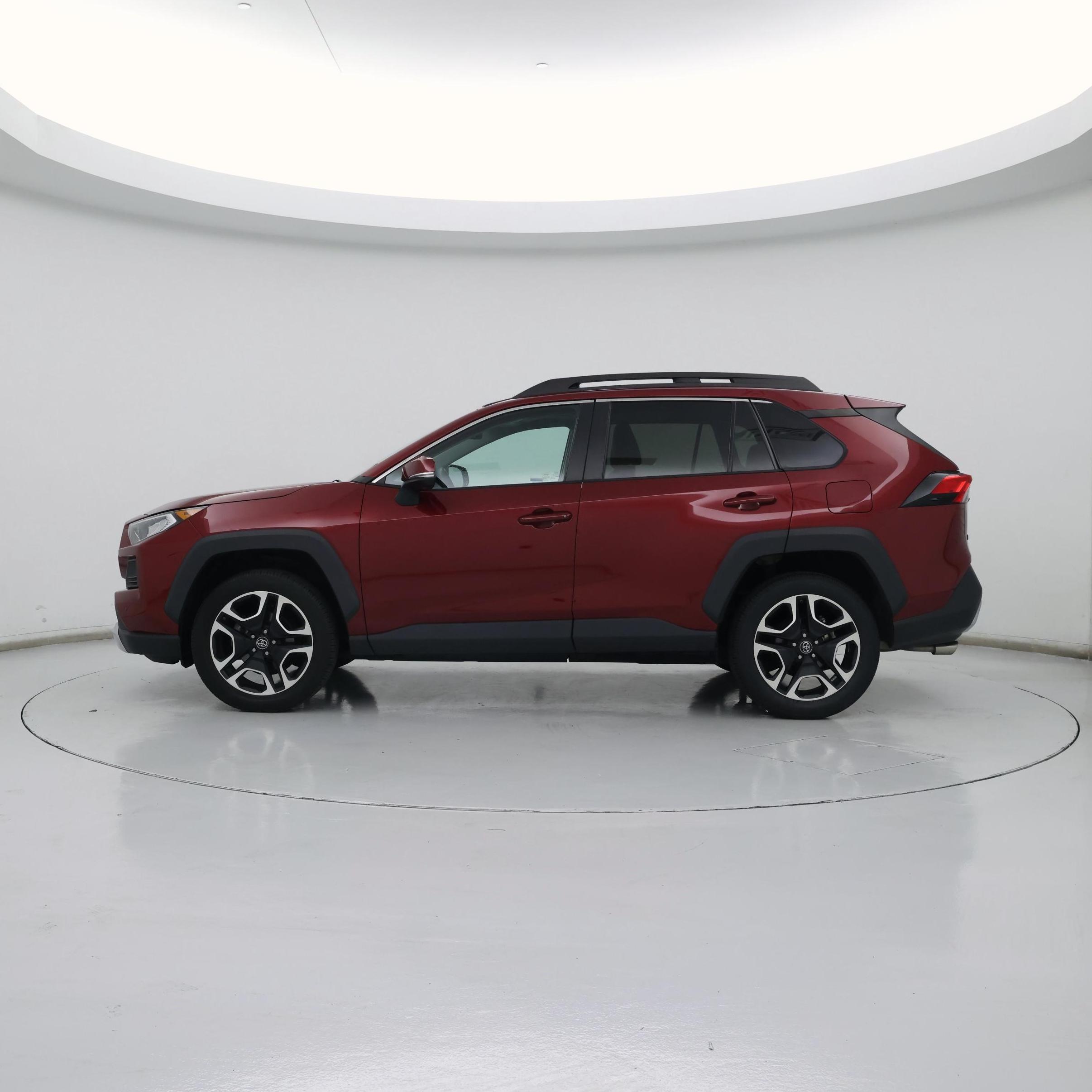 Thumbnail: 2019 Toyota RAV4 - 3