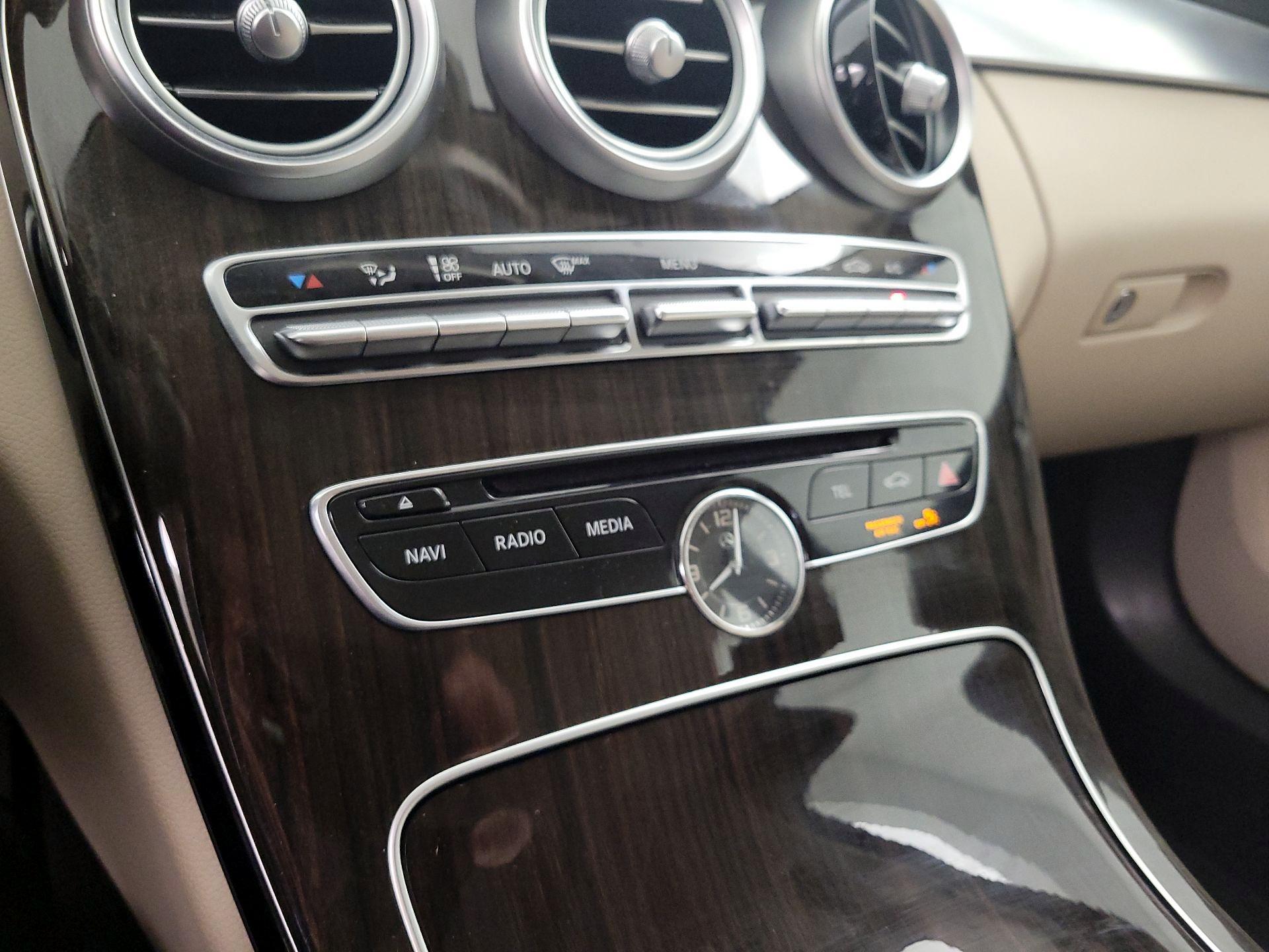Thumbnail: 2015 Mercedes-Benz C-Class - 17