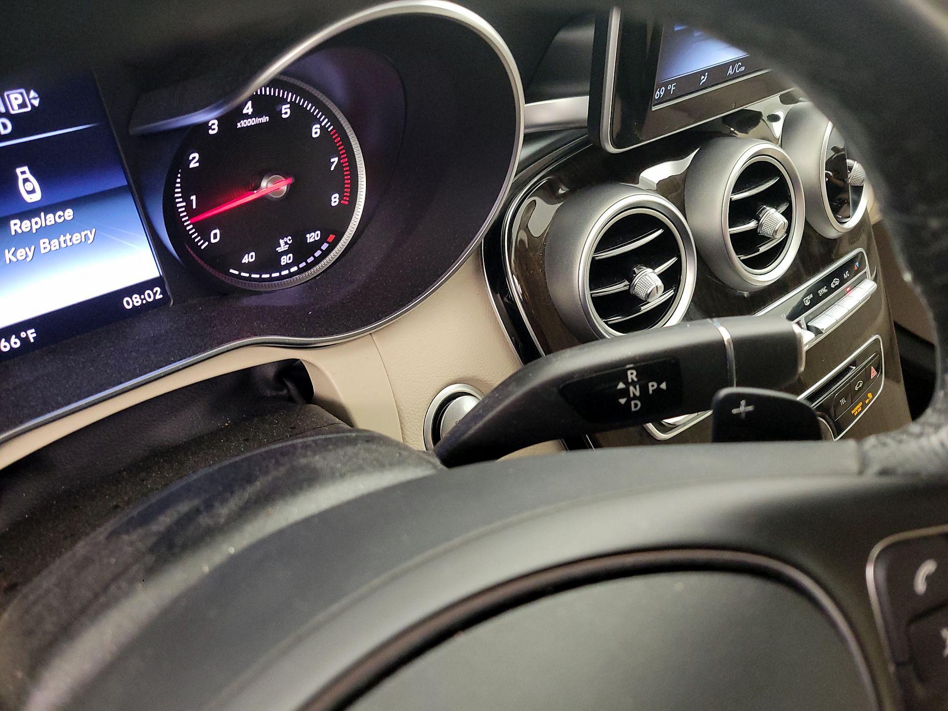 Thumbnail: 2015 Mercedes-Benz C-Class - 18