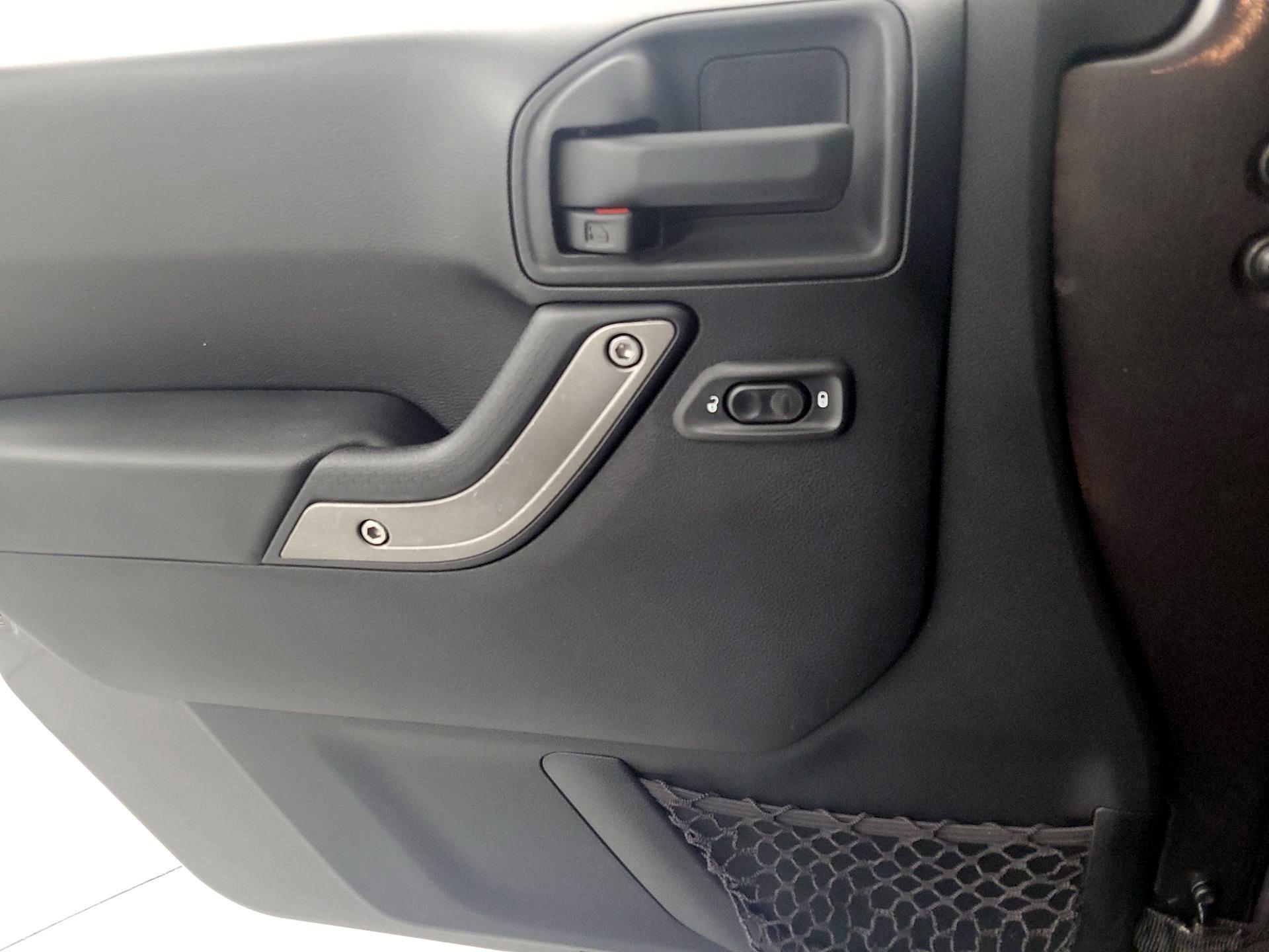 Thumbnail: 2014 Jeep Wrangler - 12