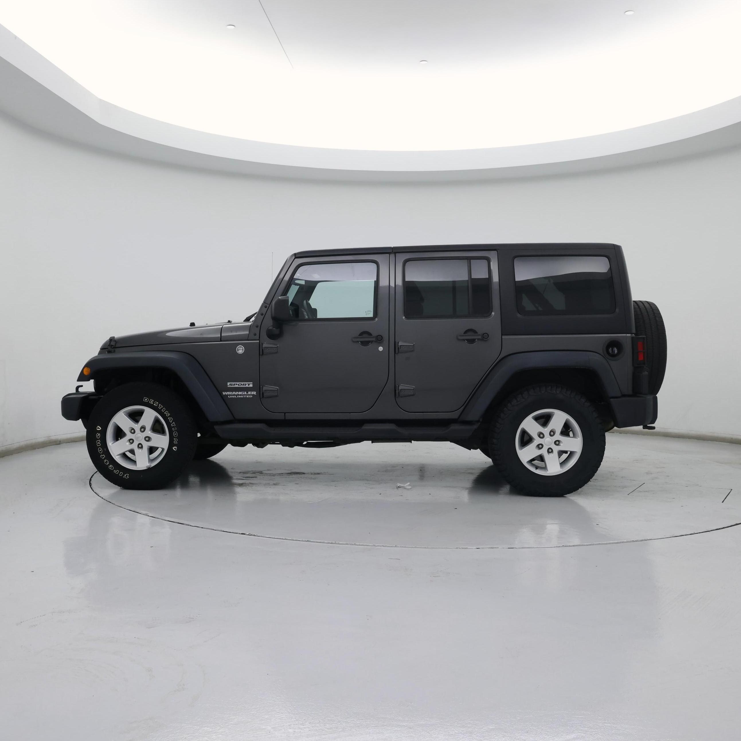 Thumbnail: 2014 Jeep Wrangler - 3