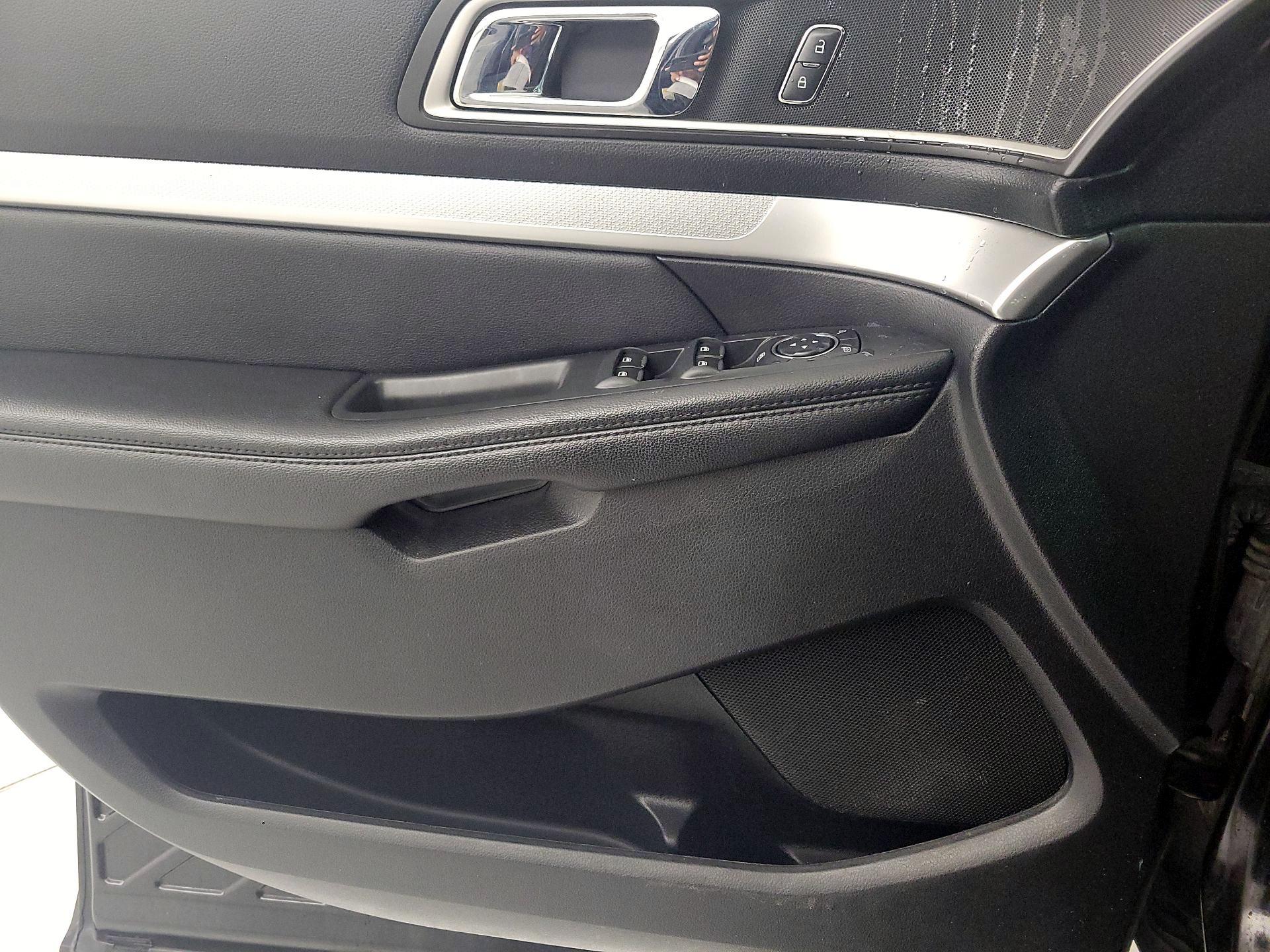 Thumbnail: 2016 Ford Explorer - 12