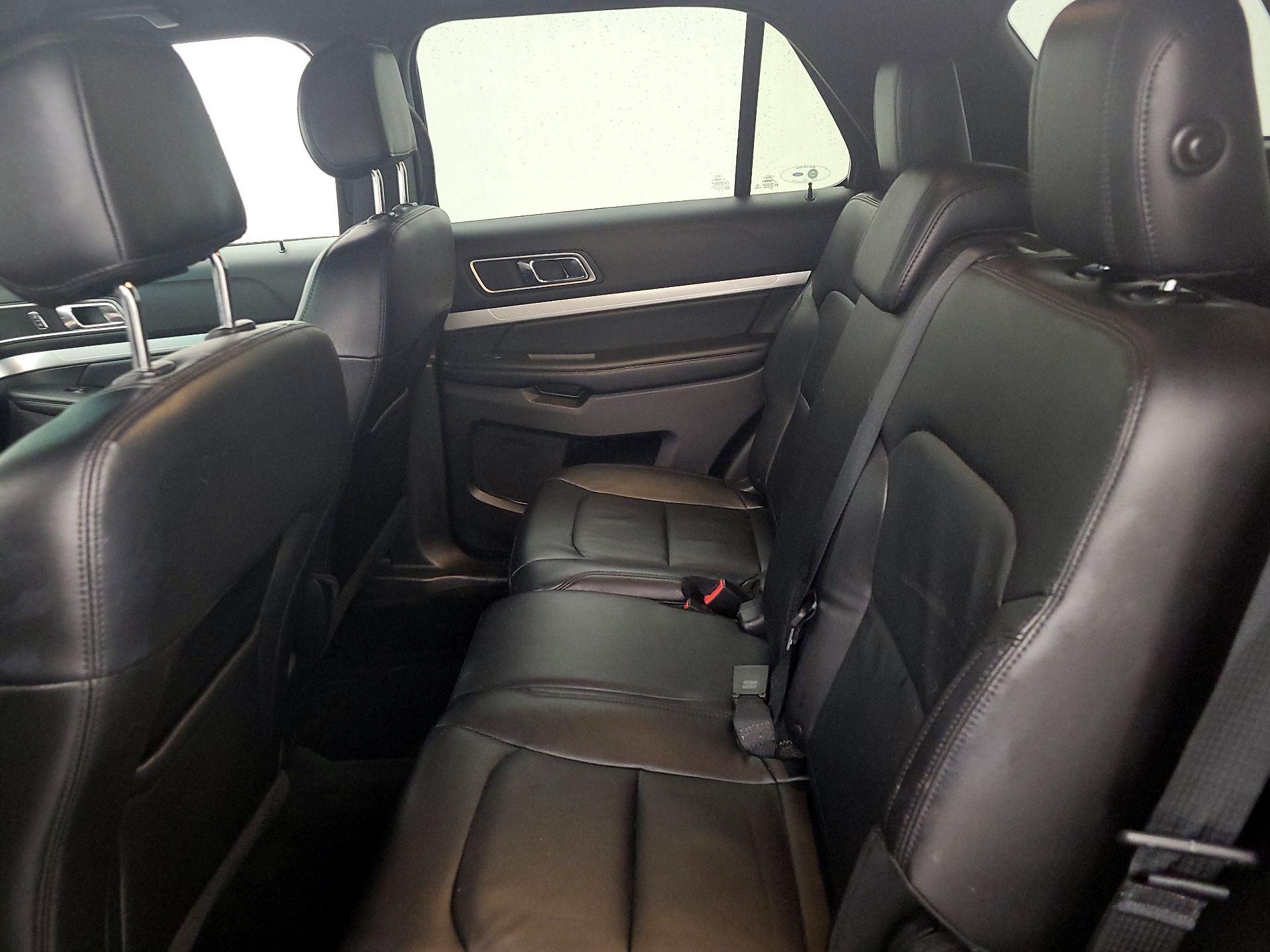 Thumbnail: 2016 Ford Explorer - 20