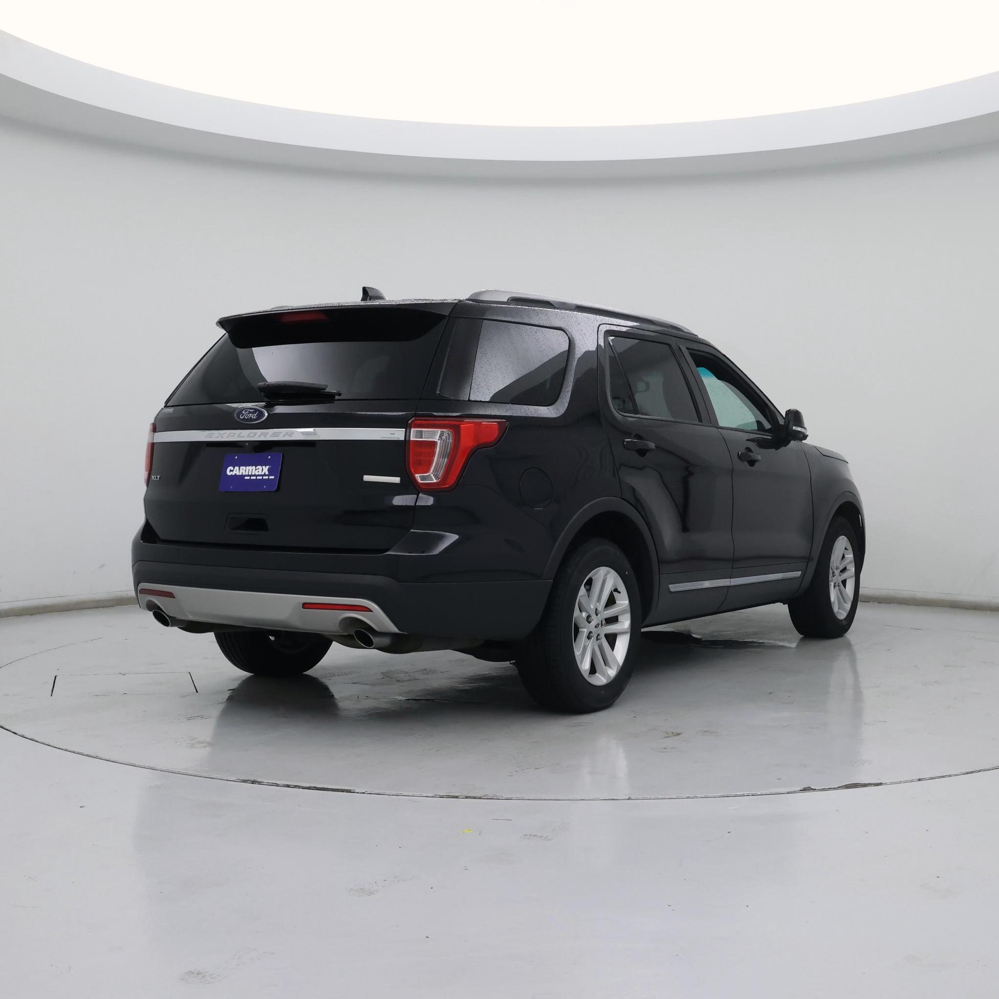 Thumbnail: 2016 Ford Explorer - 8
