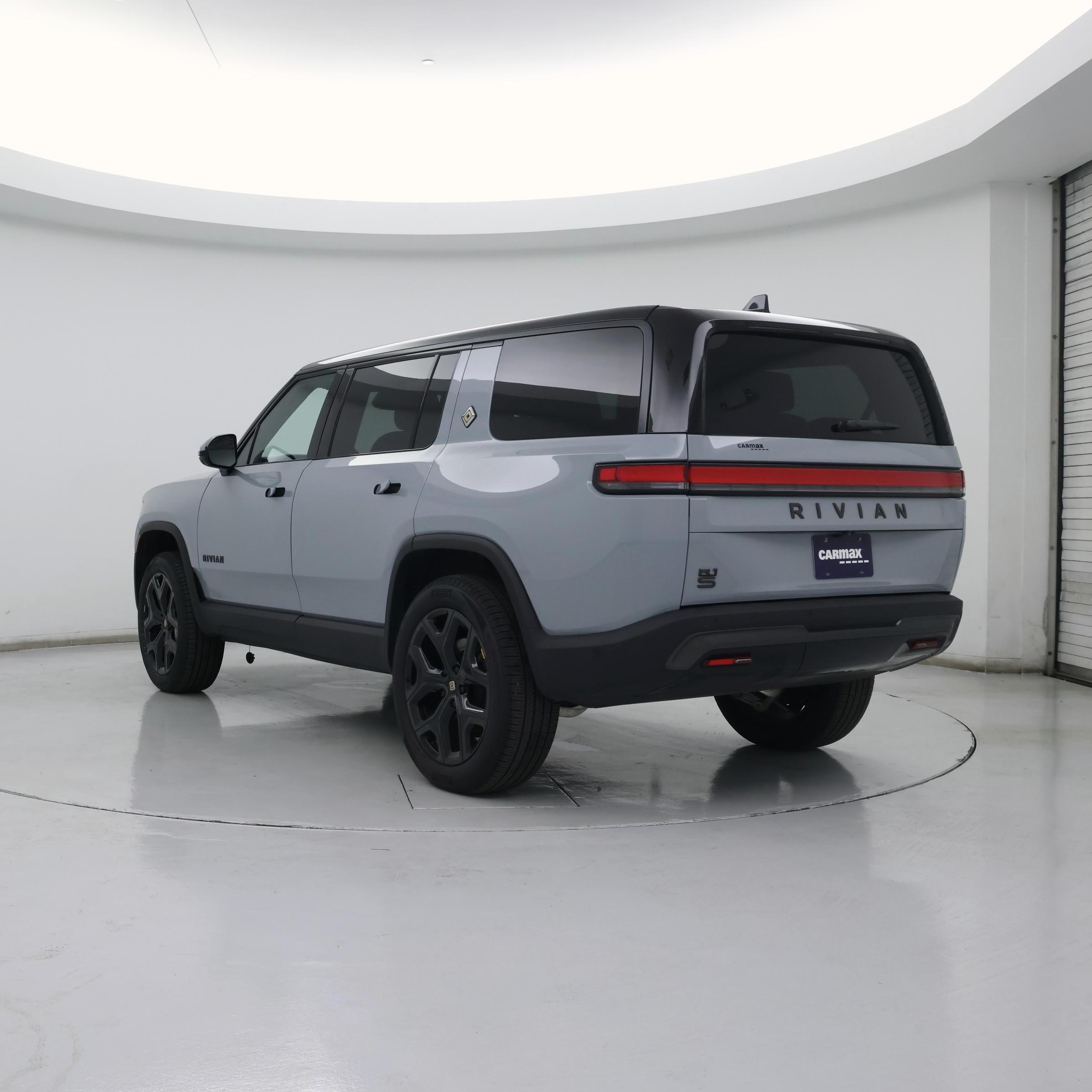 Thumbnail: 2025 Rivian R1S - 2