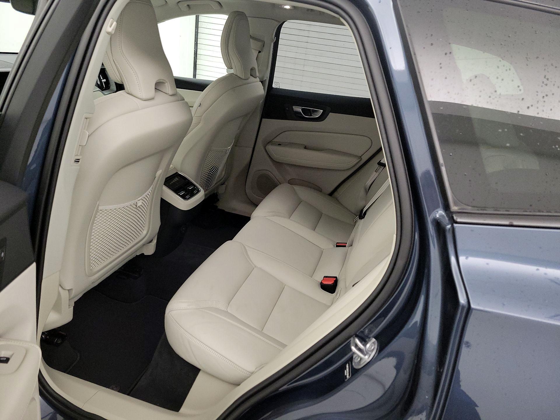 Thumbnail: 2025 Volvo XC60 - 20